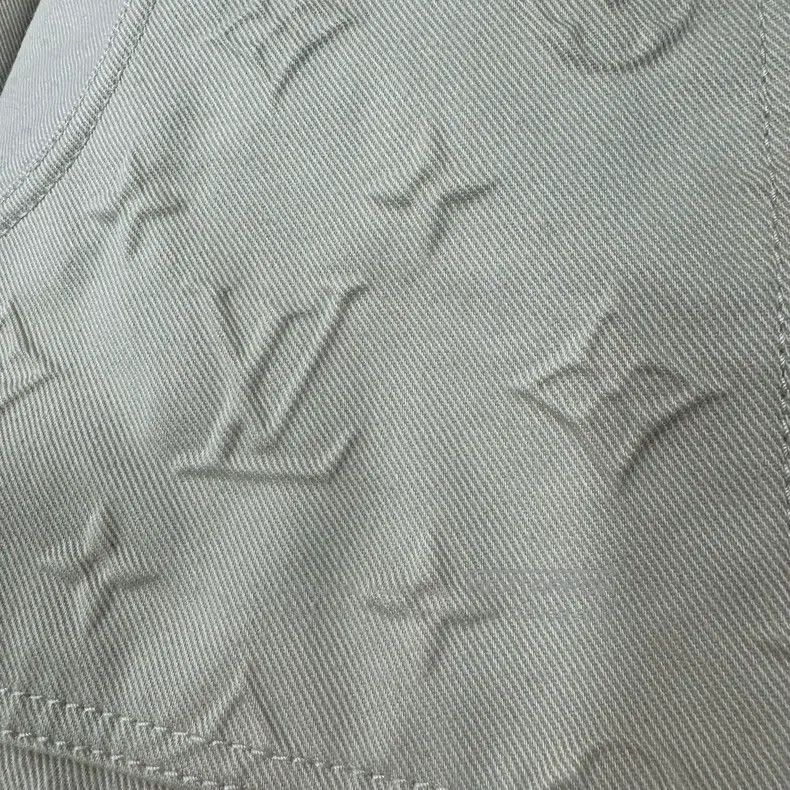 Louis Vuitton Louis Vuitton White embossed LOGO logging jacket Size US S / EU 44-46 / 1 - 3 Thumbnail