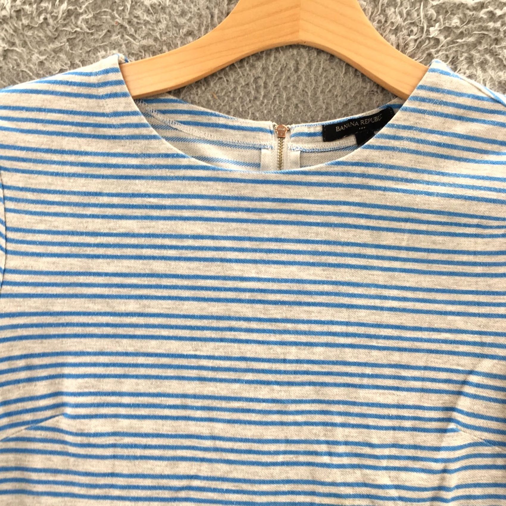 Banana Republic Banana Republic T-Shirt Womens Large Blue Gray Striped Short Sleeve Back Zipper Size L / US 10 / IT 46 - 2 Thumbnail