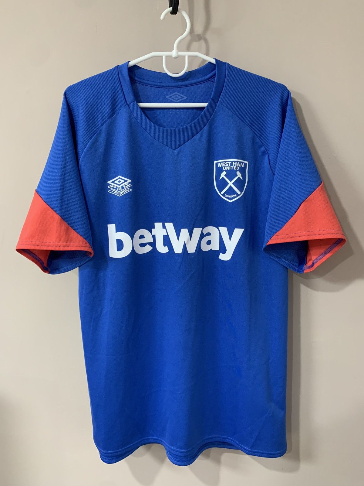 Umbro West Ham United Training Football Shirt Umbro Soccer Jersey Size US XL / EU 56 / 4 - 1 Thumbnail