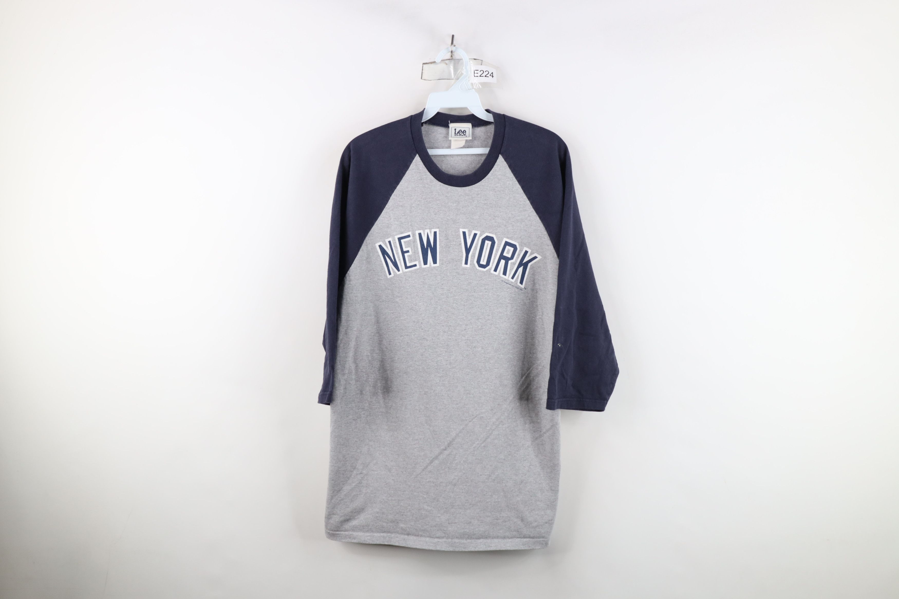 Vintage Vintage Y2K 2004 Baseball 3/4 Sleeve Raglan T-Shirt Gray Size US L / EU 52-54 / 3 - 1 Thumbnail
