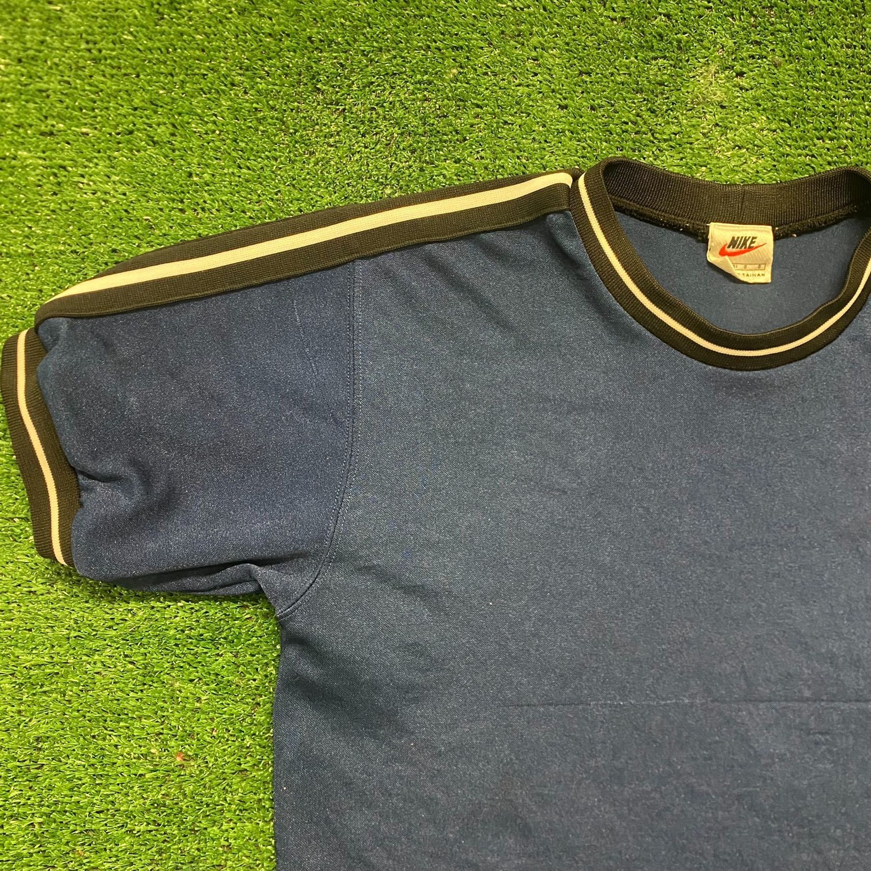 Nike Vintage 90s Essential Nike Satin Swoosh Baby T-Shirt Size US S / EU 44-46 / 1 - 3 Thumbnail