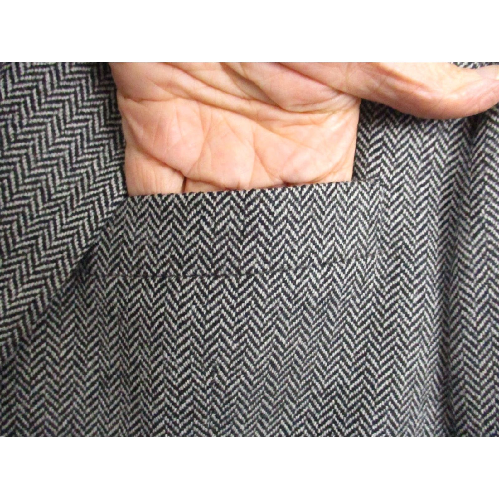 Brooks Brothers Brooks Brothers 346 Blazer Jacket 40 Men's Lambswool Gray Herringbone Notch Lapel Single-Breasted Two-Button Sport Coat Wool Mens Size 40R - 2 Thumbnail