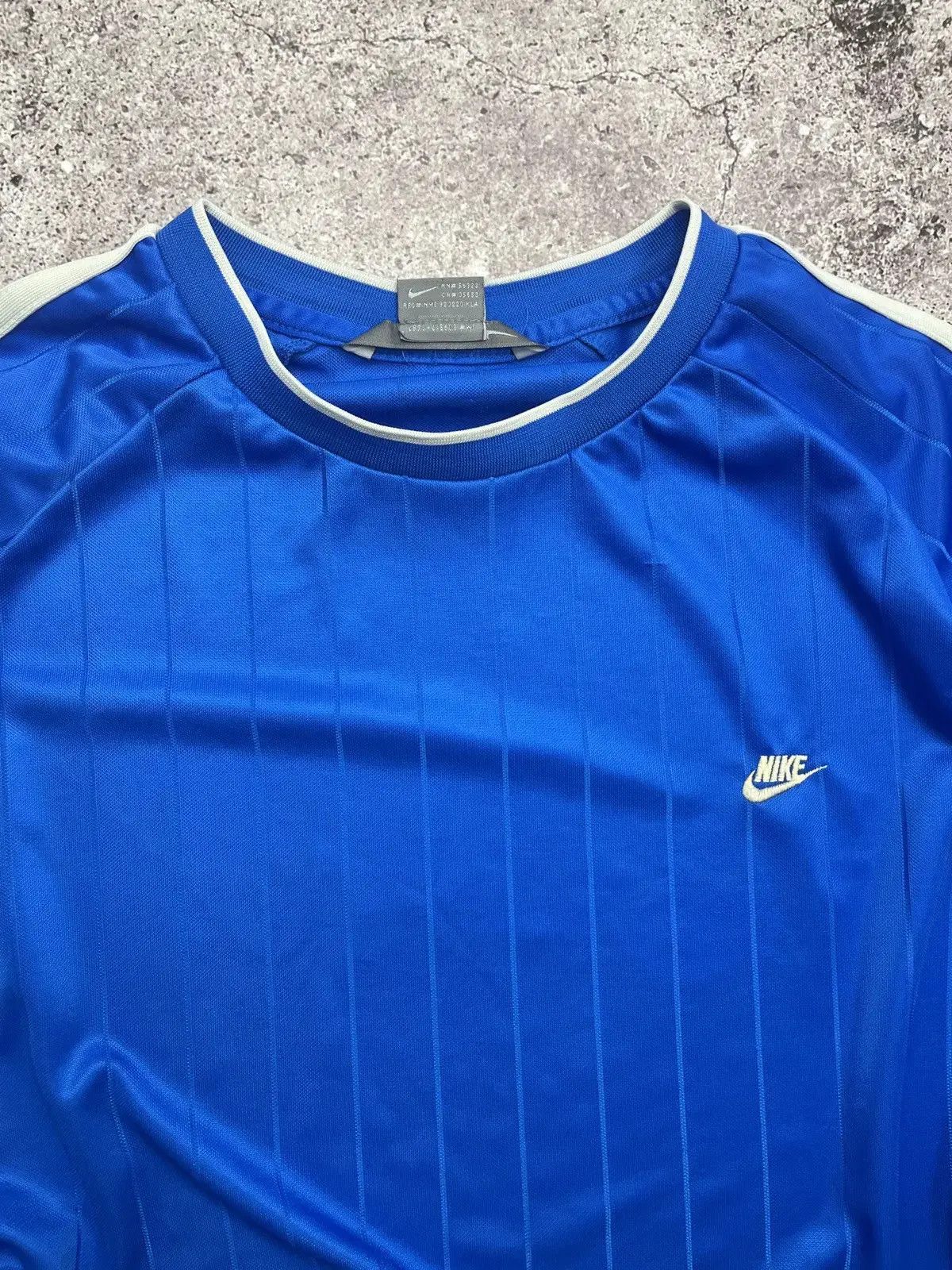 Nike × Vintage Vintage Nike Blue Soccer Jersey Shirt Stripe Logo Tee Size L Size US XXL / EU 58 / 5 - 2 Thumbnail