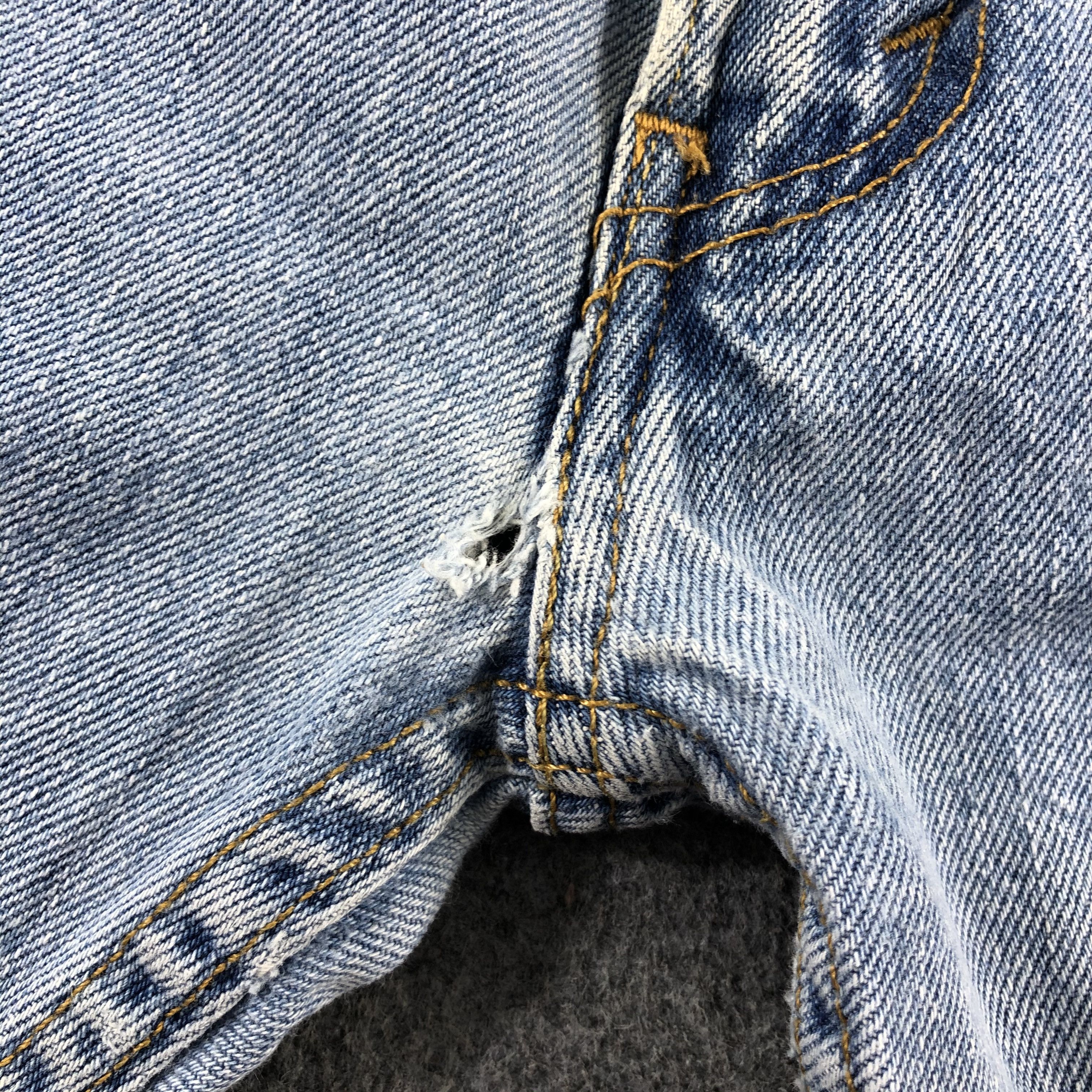 Levi's Vintage Blue Wash Levis 505 Jeans-J2457 Size US 33 - 10 Thumbnail