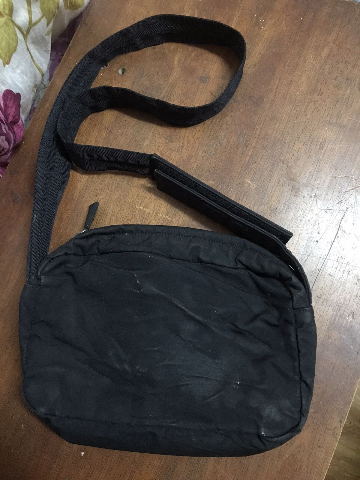 Prada Authentic Prada Tape Shoulder Size ONE SIZE - 2 Thumbnail