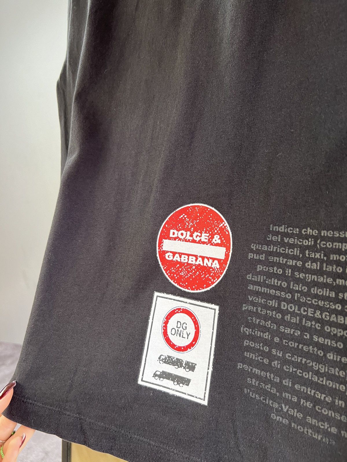 Dolce & Gabbana Vintage Dolce&Gabbana tee grey distressed centr logo faded Size US S / EU 44-46 / 1 - 12 Thumbnail