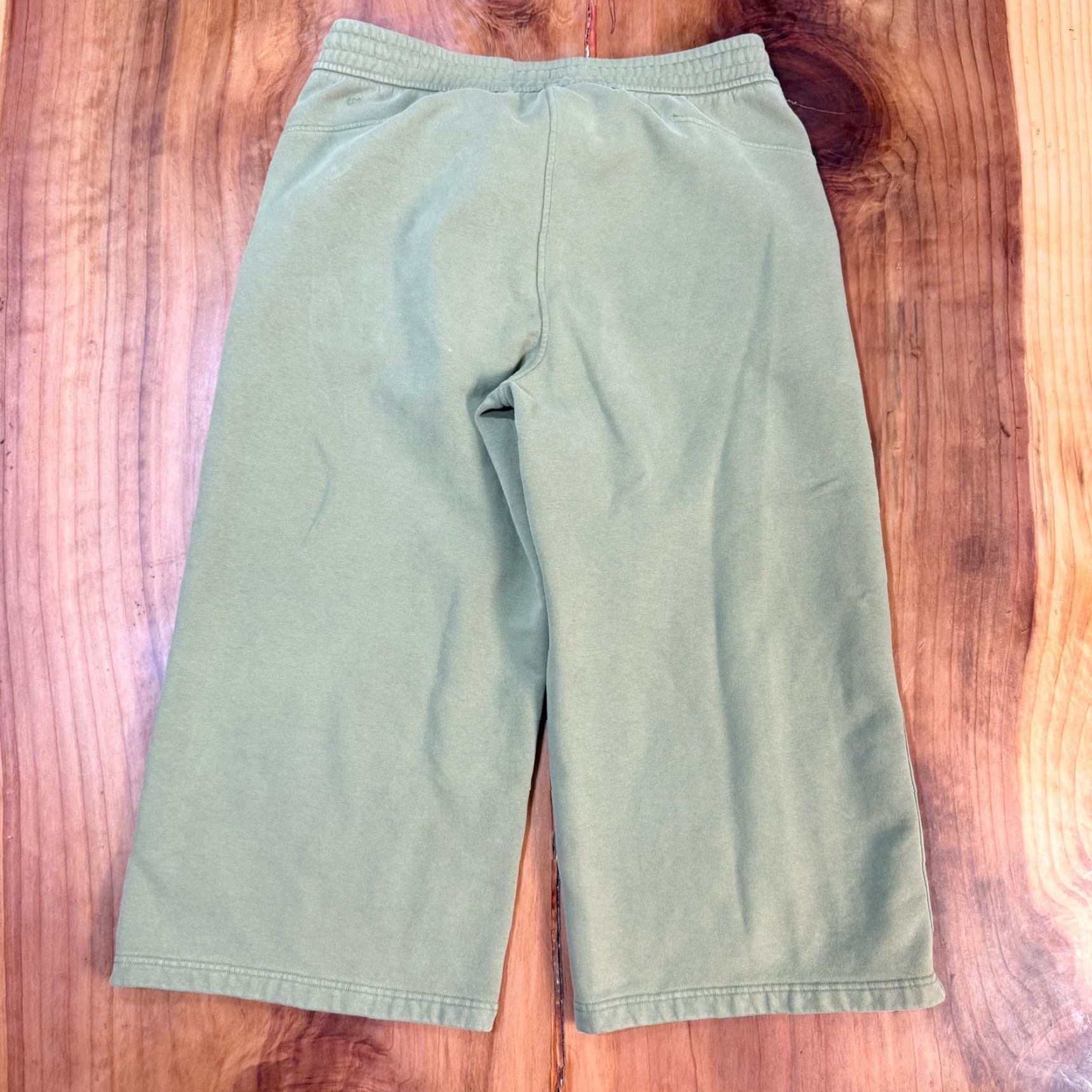 Lululemon Lululemon Women’s Pants 14 High Rise Cotton Wide-Leg Athletic Sweatpants Green Capris" Size 36" / US 14 / IT 50 - 5 Thumbnail