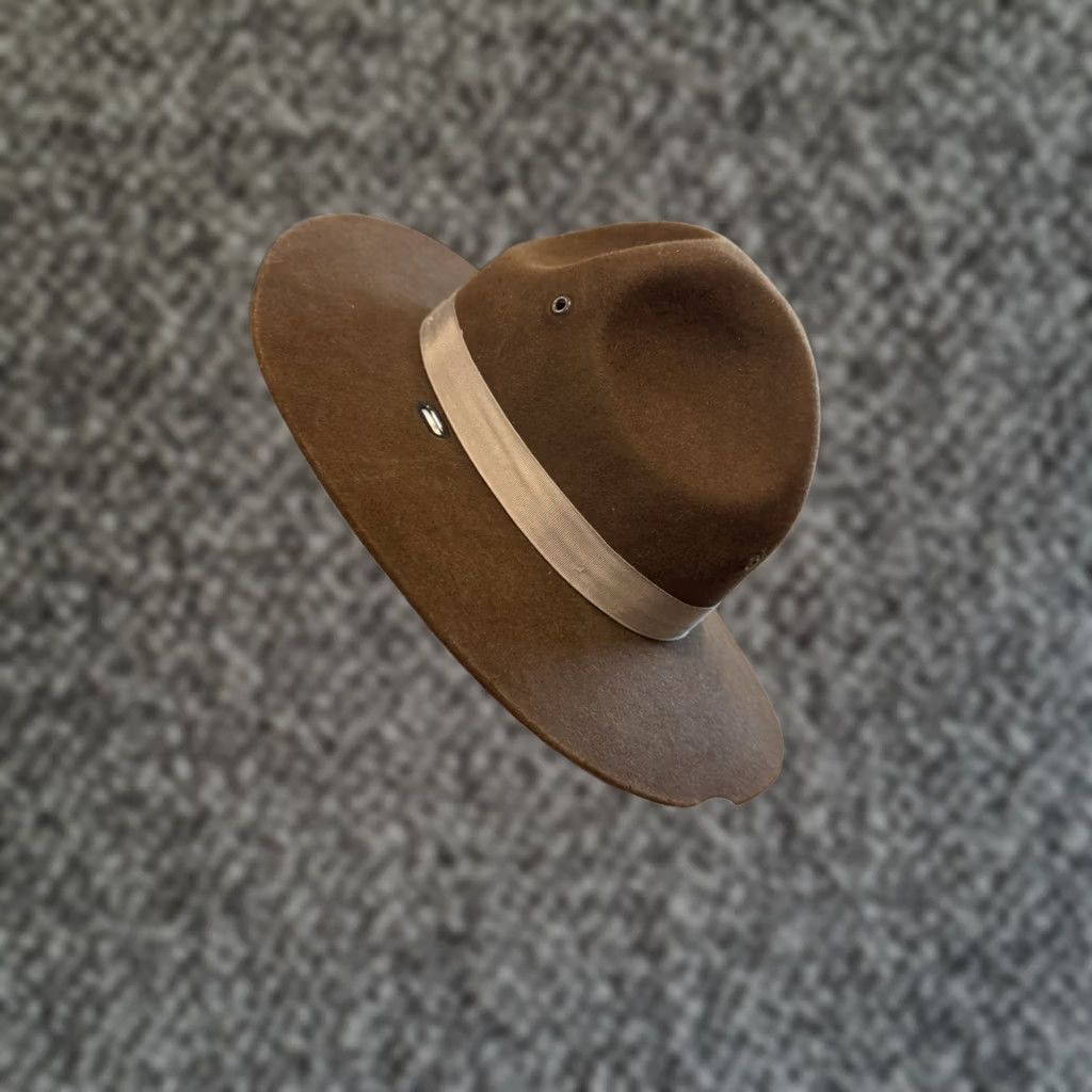 FELT VINTAGE Stratton Self Forming Drill Sergeant Instructor Wool Felt Hat 7 1/8 USA Hat Men 7 1/8 Brown Wool Felt Campaign Hat Wide Brim USA Straton Size ONE SIZE - 1 Thumbnail
