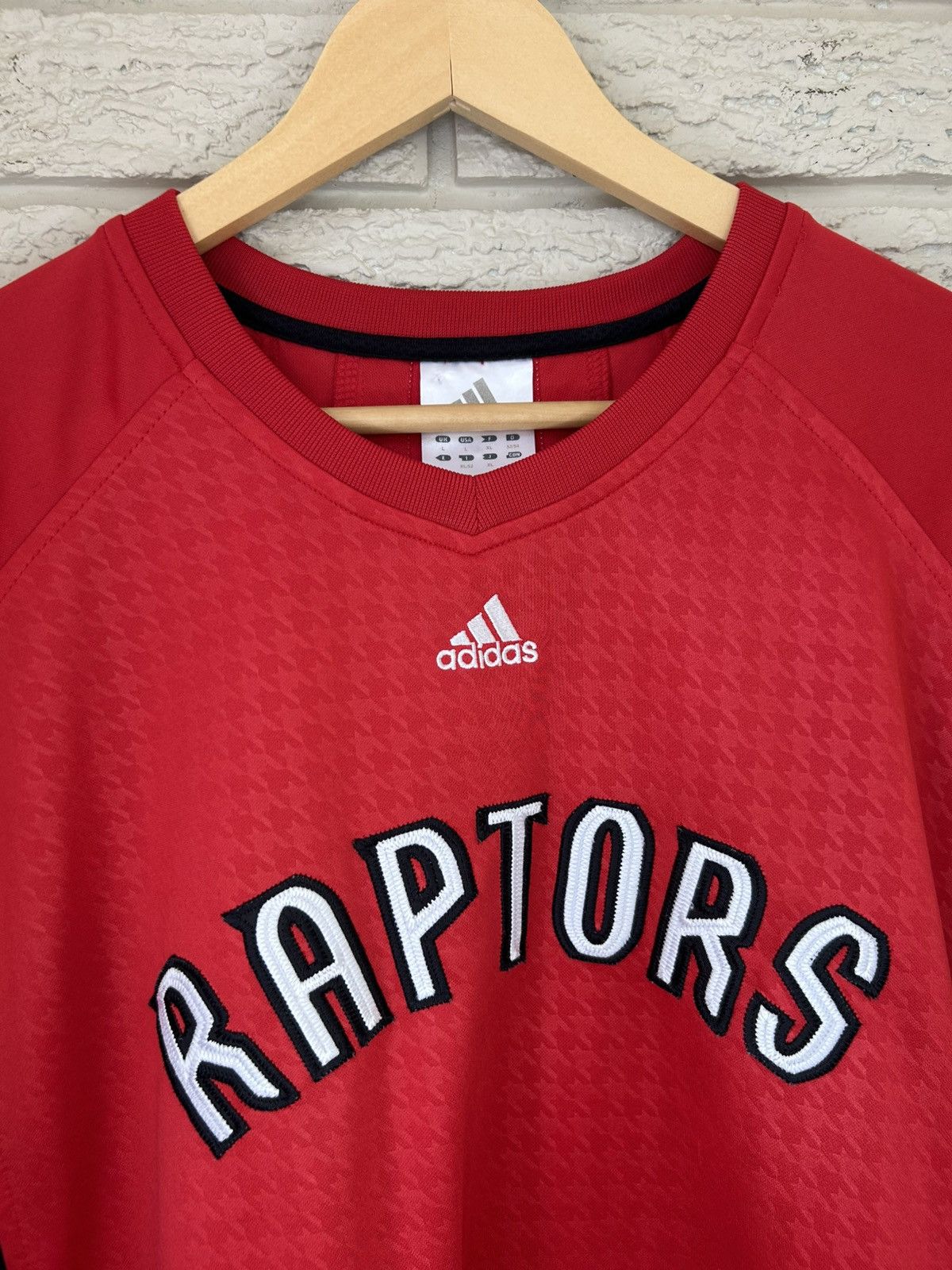 Adidas × NBA × Vintage Vintage Adidas Toronto Raptors Soccer Jersey Size US L / EU 52-54 / 3 - 3 Thumbnail