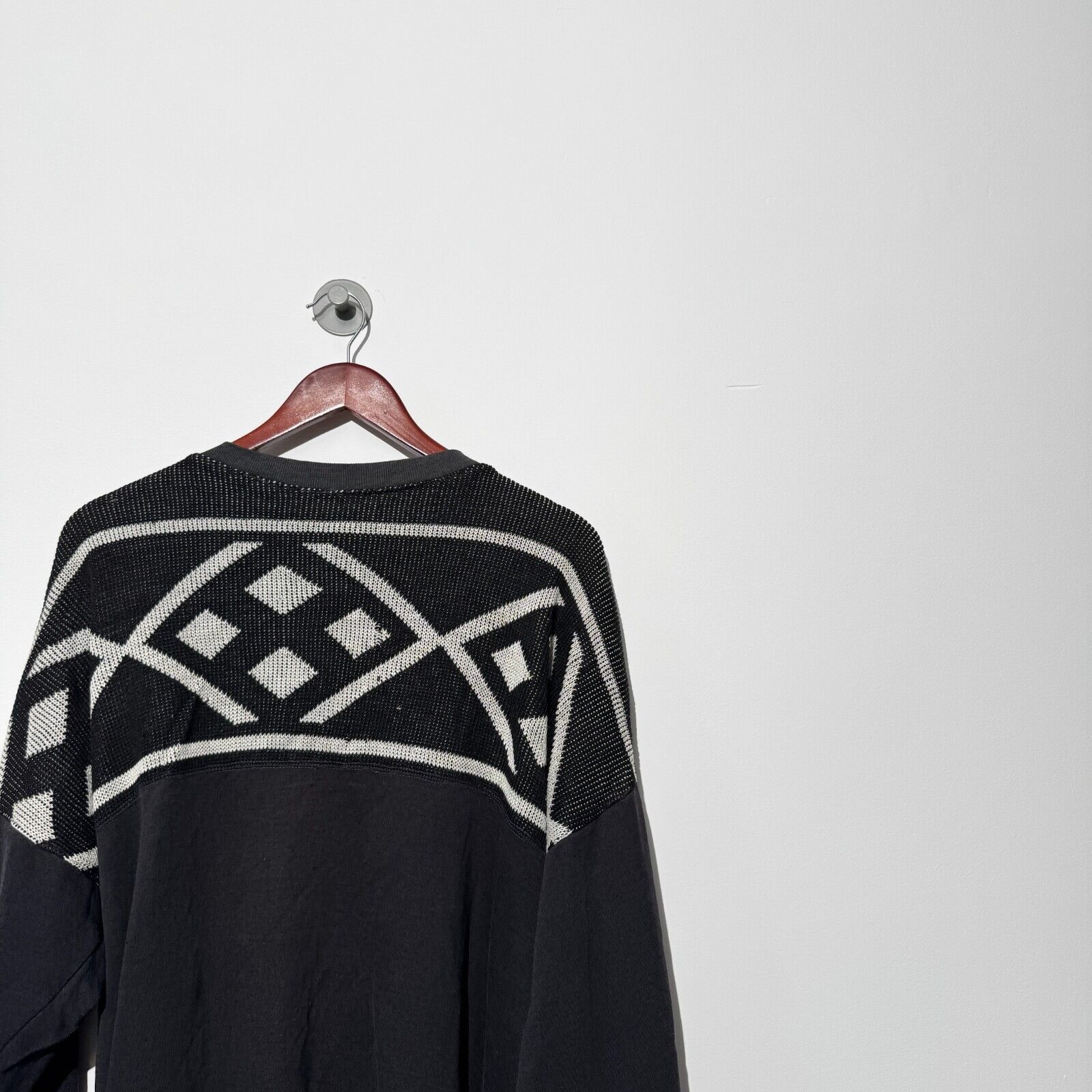 Vintage Vintage Unisex Black Acrylic Sweater Size M Regular Fit Size US M / EU 48-50 / 2 - 9 Thumbnail