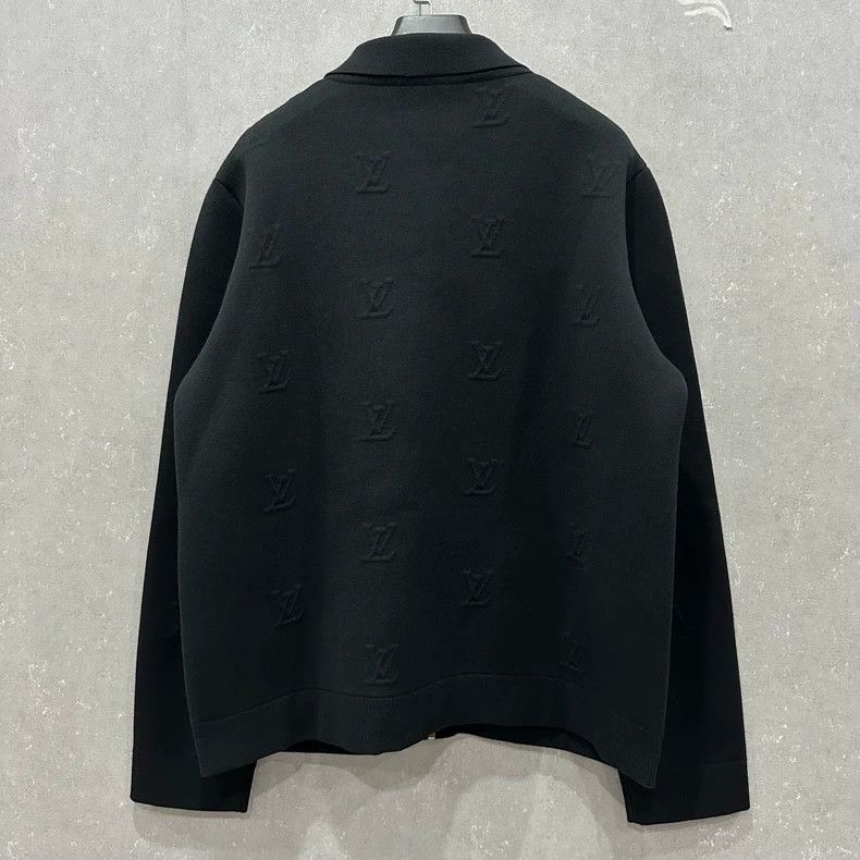 Louis Vuitton Louis Vuitton size 4l Embossed full-print knit jacket Size US M / EU 48-50 / 2 - 2 Thumbnail