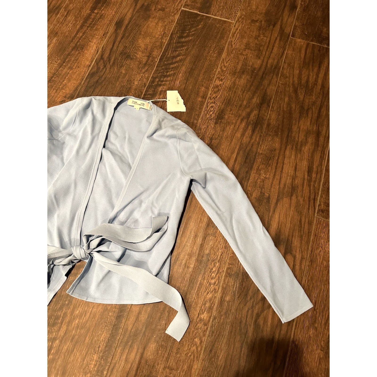 Diane von Furstenberg Diane von Furstenberg Ladies Blouse M Blue Knit Wrap Shirt Ladies M Blue Knit Wrap DVF Size M / US 6-8 / IT 42-44 - 2 Thumbnail