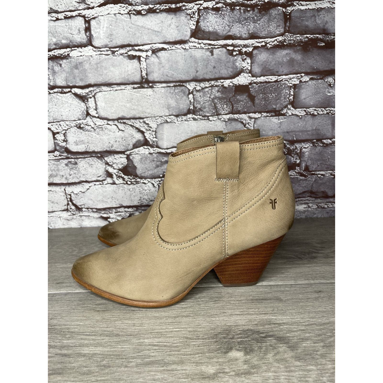 Frye Frye Ash Taupe Leather Pointed Toe Western Heel Booties Wome Size US 10 / IT 40 - 15 Thumbnail
