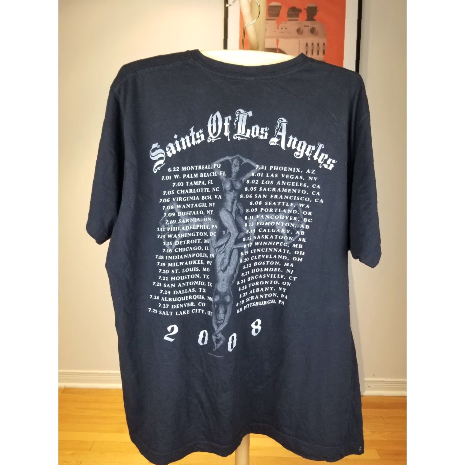 Vintage VINTAGE MOTLEY CRUE HEAVY METAL BAND TOUR T-SHIRT XLARGE Black Cotton Short Sleeve Round Neck Men T-Shirt 2008 USA Realm Retro Band Size US XL / EU 56 / 4 - 5 Thumbnail