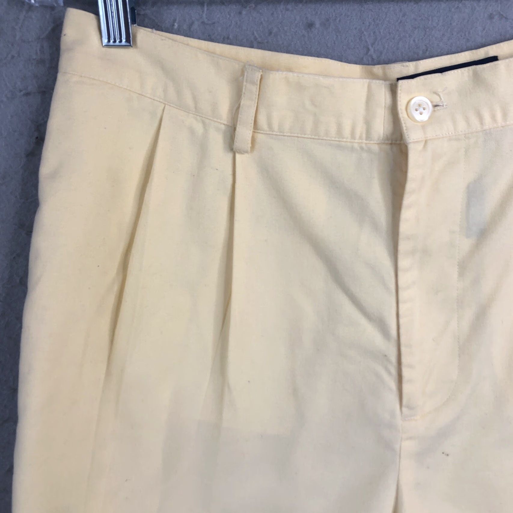 Ralph Lauren Ralph Lauren Golf Shorts Womens 10 Pale Yellow 100% Cotton Chino 5-Pocket Classic Waist 31in Lightweight Breathable Vintage Preppy Casual Size 32" / US 10 / IT 46 - 2 Thumbnail
