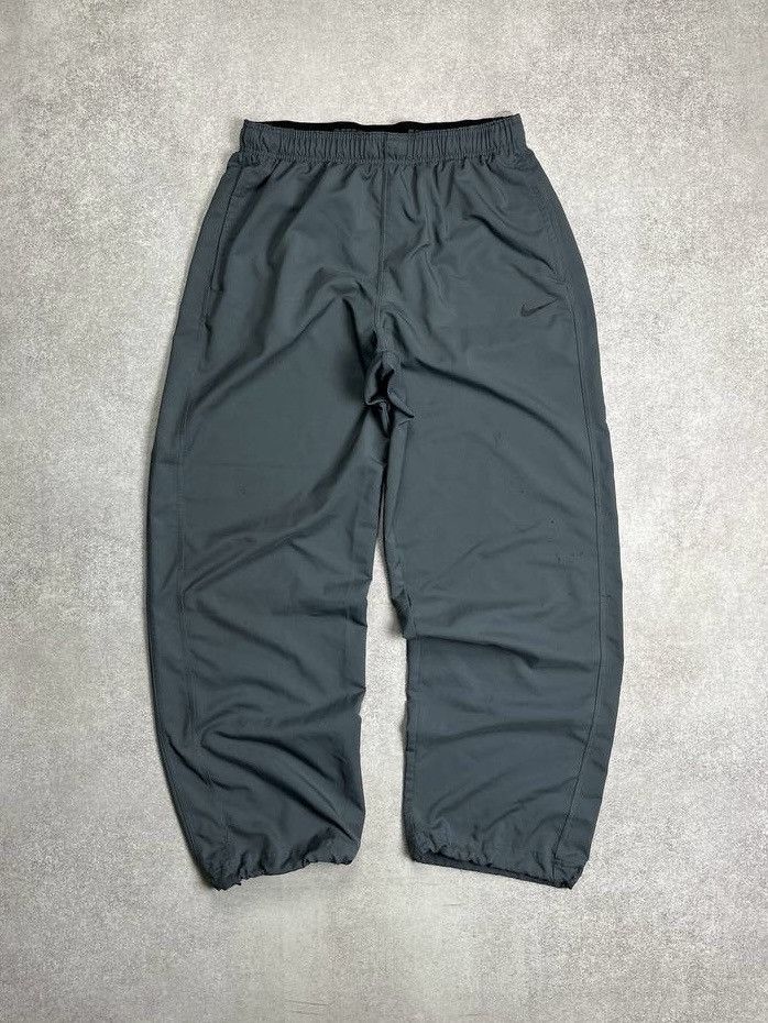 Nike × Vintage Vintage Nike Swoosh Baggy Track Pants Y2K L Size US 34 / EU 50 - 1 Thumbnail