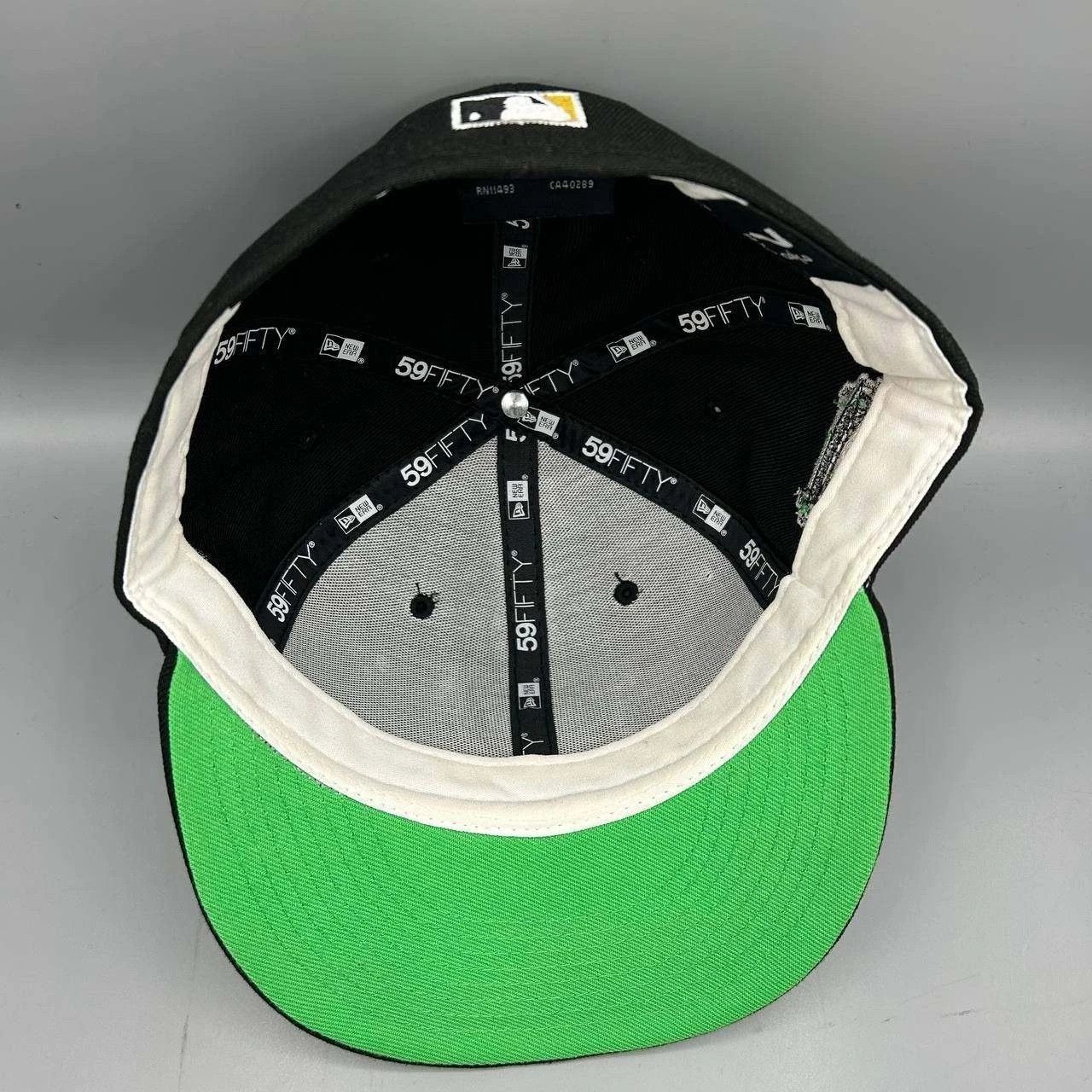 New Era Chicago Cubs Hat Men 7 3/8 Black Green MLB Fitted Cap Size ONE SIZE - 2 Thumbnail