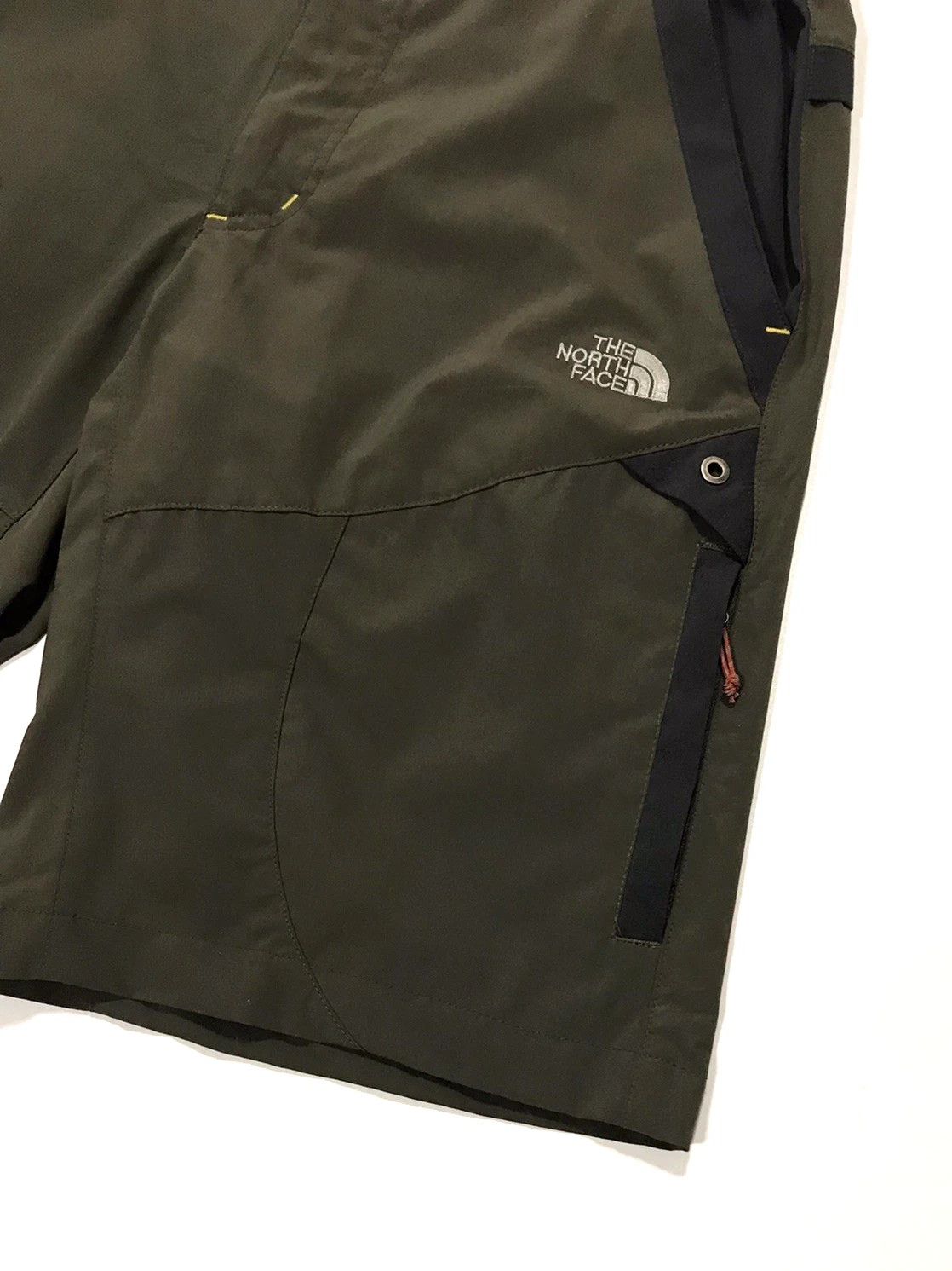 The North Face Vintage The North Face Summit Series Nylon Shorts Khaki Size US 32 / EU 48 - 3 Thumbnail