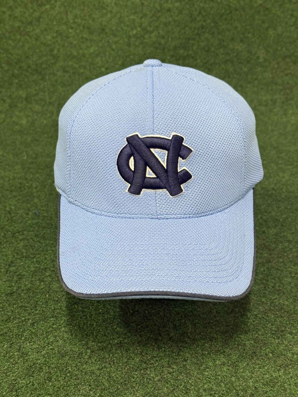 Nike Vintage Nike Team UNC Tar Heels Swoosh Hat Size ONE SIZE - 1 Thumbnail