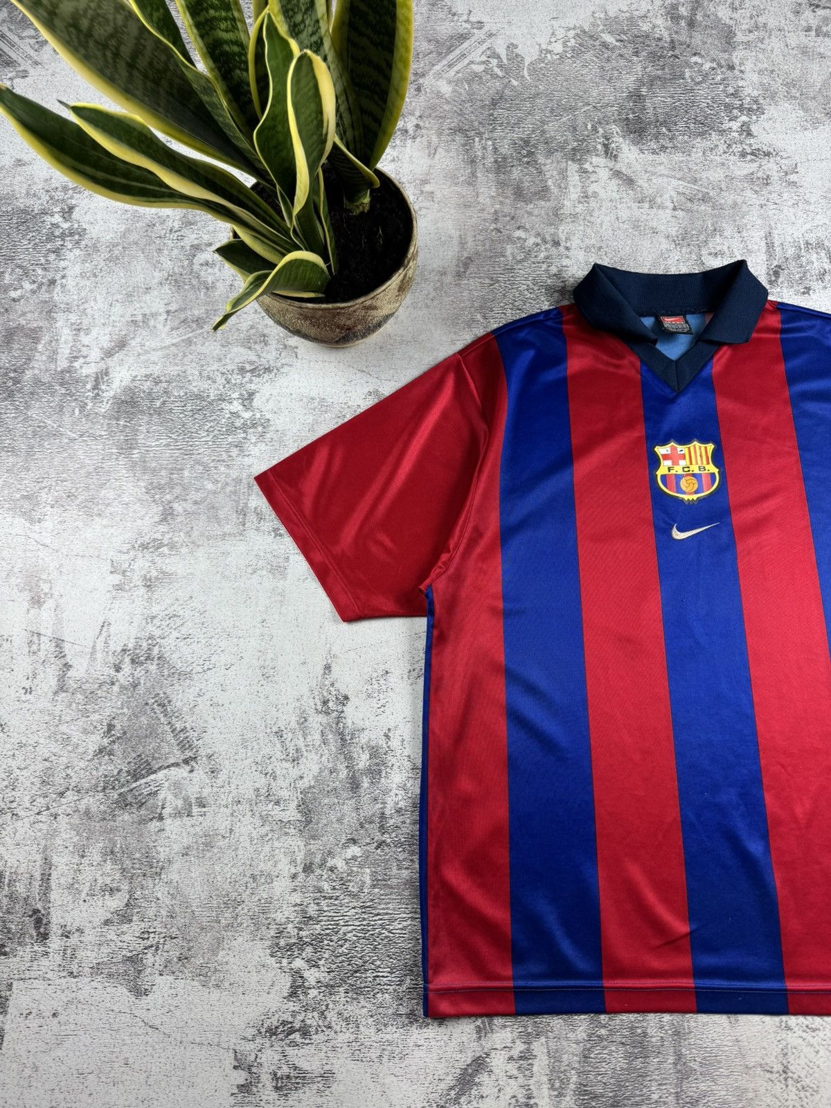 Nike BARCELONA GETHIN 2001/2002 Vintage Nike Soccer Football Football Shirt Jersey Size US L / EU 52-54 / 3 - 3 Thumbnail