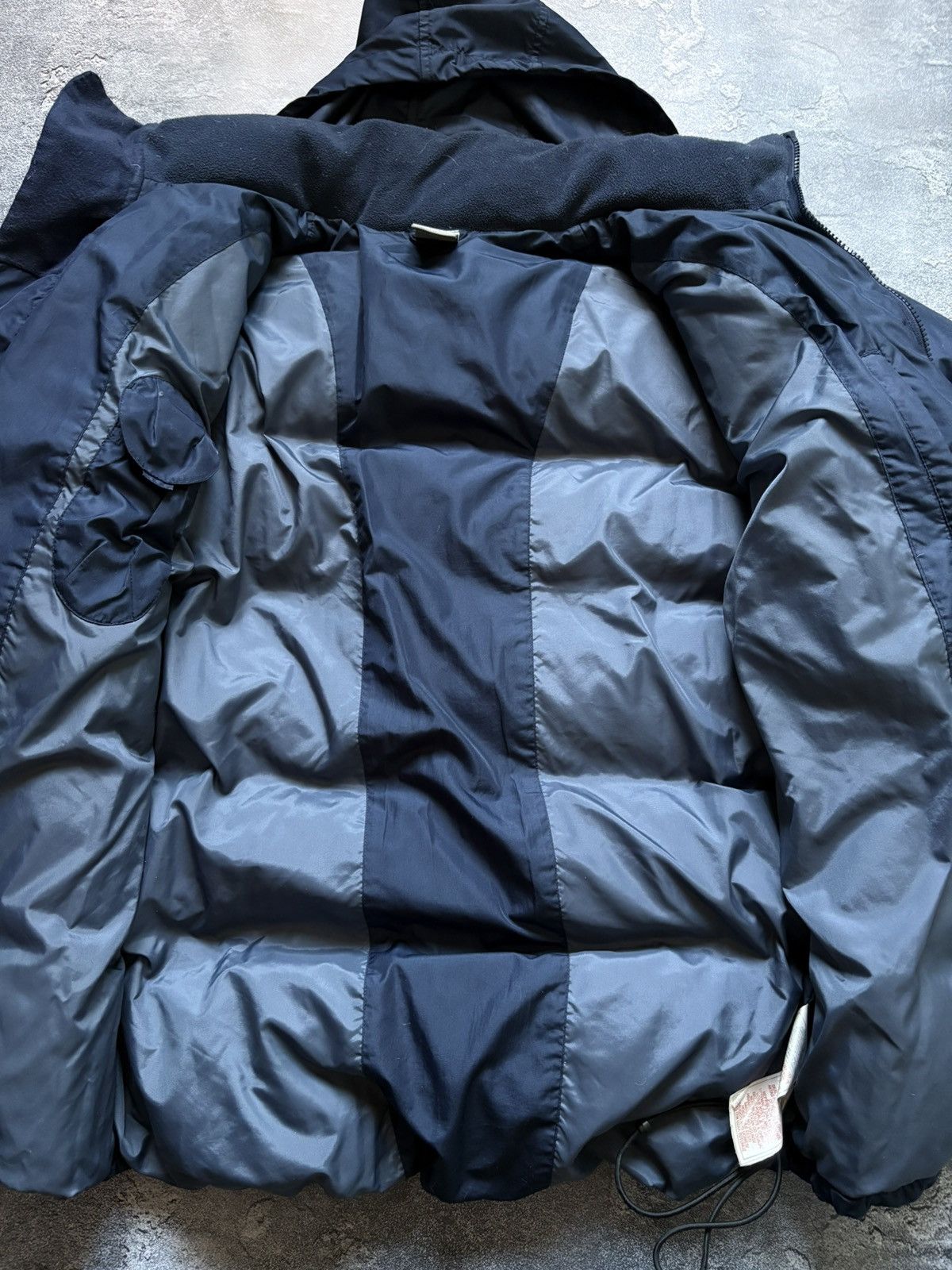 Nike Vintage 00s Nike Drill Y2K Swoosh Puffer Down Jacket Size L Size US L / EU 52-54 / 3 - 9 Thumbnail