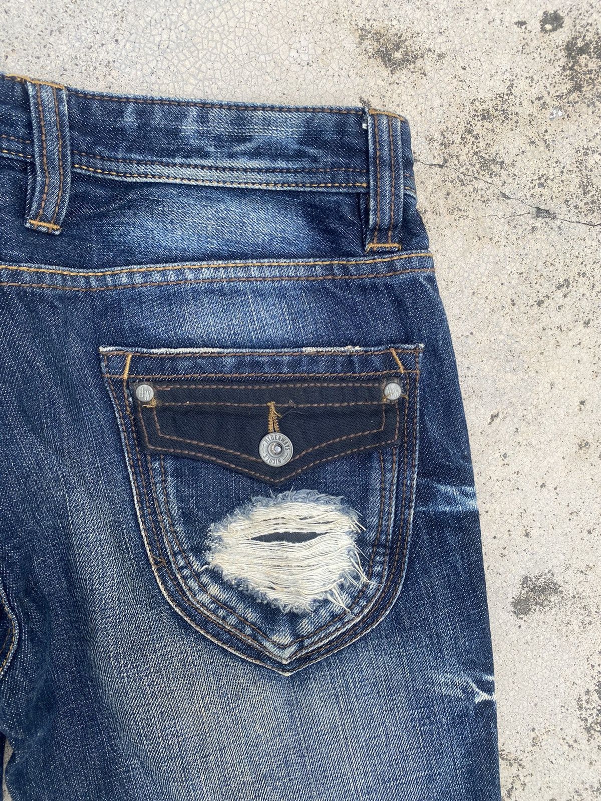 HIDEAWAYS × Japanese Brand Japanese Brand Hideways Distressed Claw Mark Faded Jeans Size US 30 / EU 46 - 14 Thumbnail