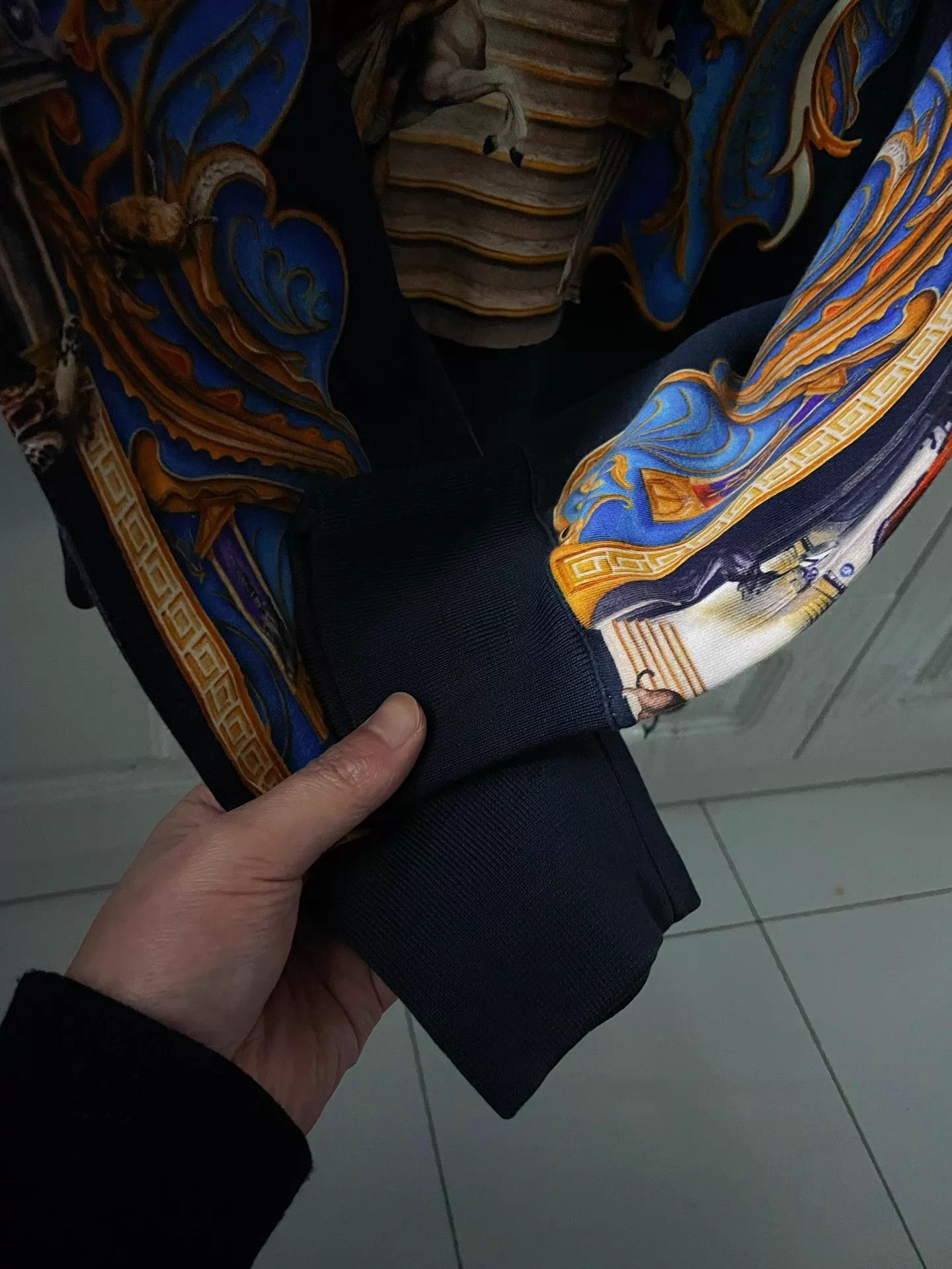 Versace Versace Medusa Ocean Maze Print Hoodie 95 New Size L Size US L / EU 52-54 / 3 - 6 Thumbnail