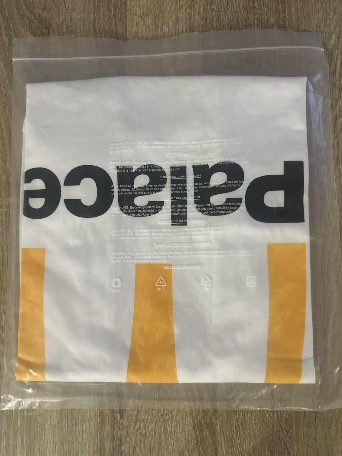 Palace McDonalds x Palace Size US M / EU 48-50 / 2 - 1 Thumbnail