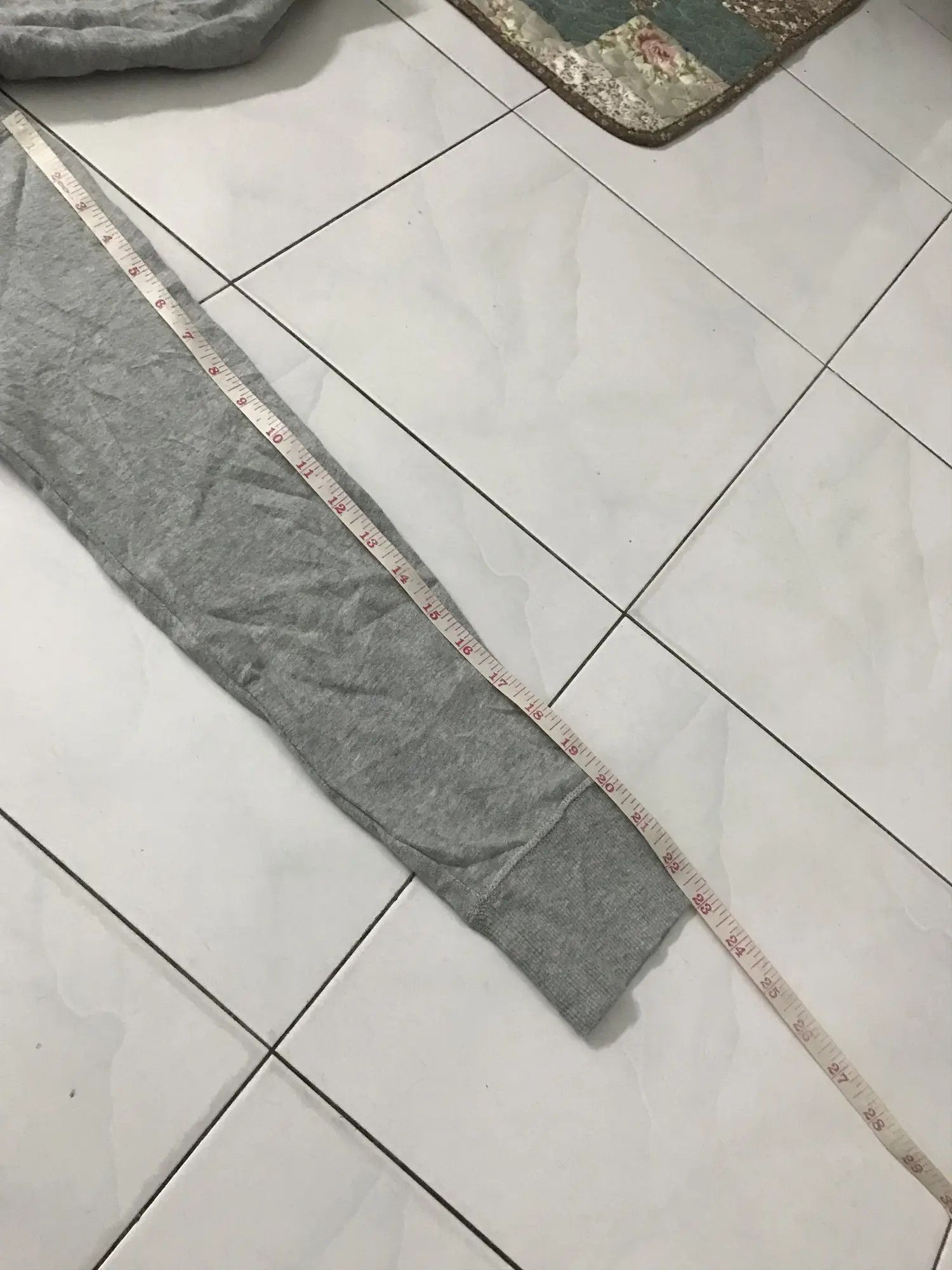 Kaws × Uniqlo Kaws Uniqlo Grey Hoodie Size US M / EU 48-50 / 2 - 11 Thumbnail