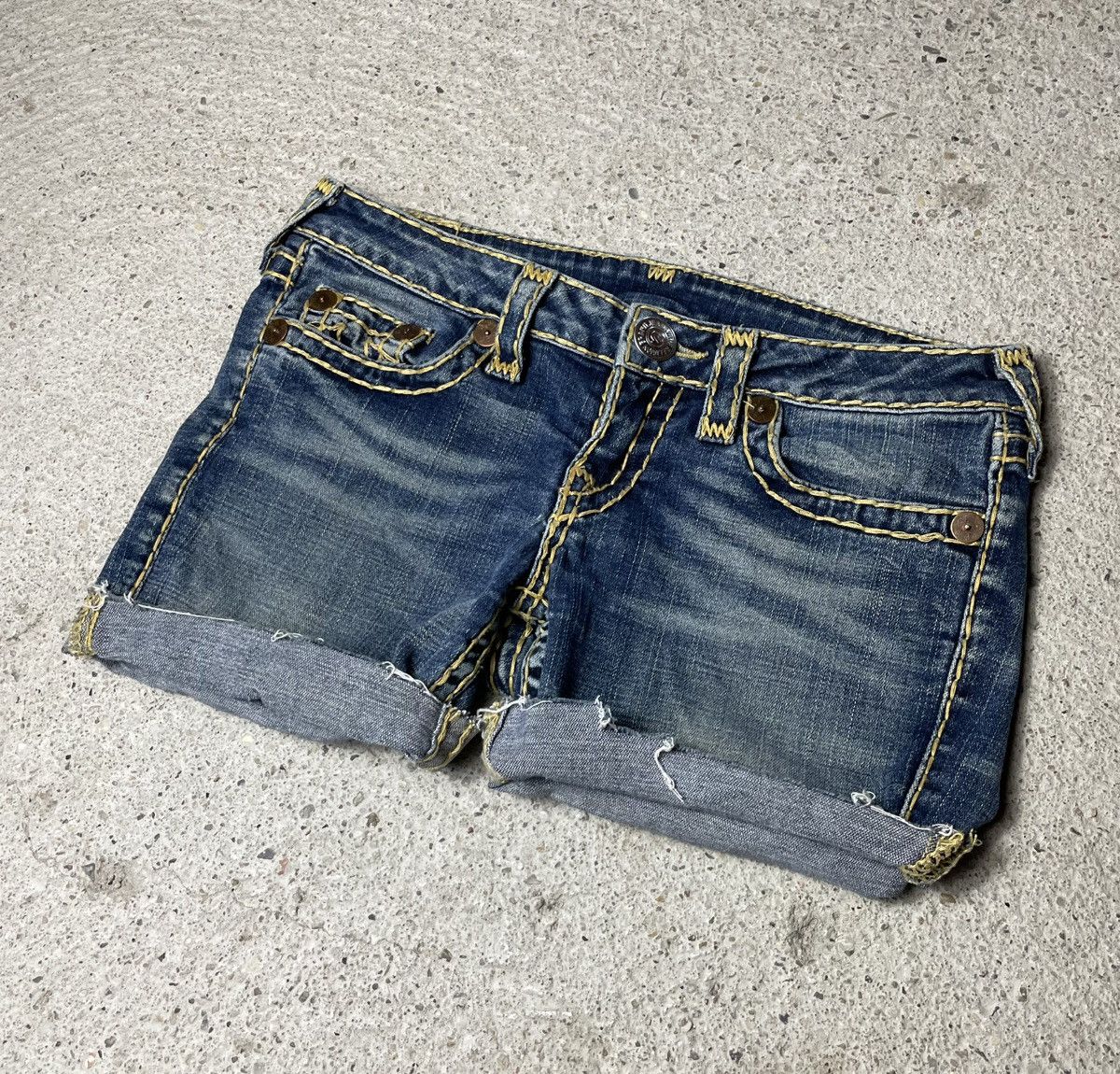 True Religion Jeans shorts True Religion vintage retro baggy opium 2k20 Size 32" / US 10 / IT 46 - 6 Thumbnail