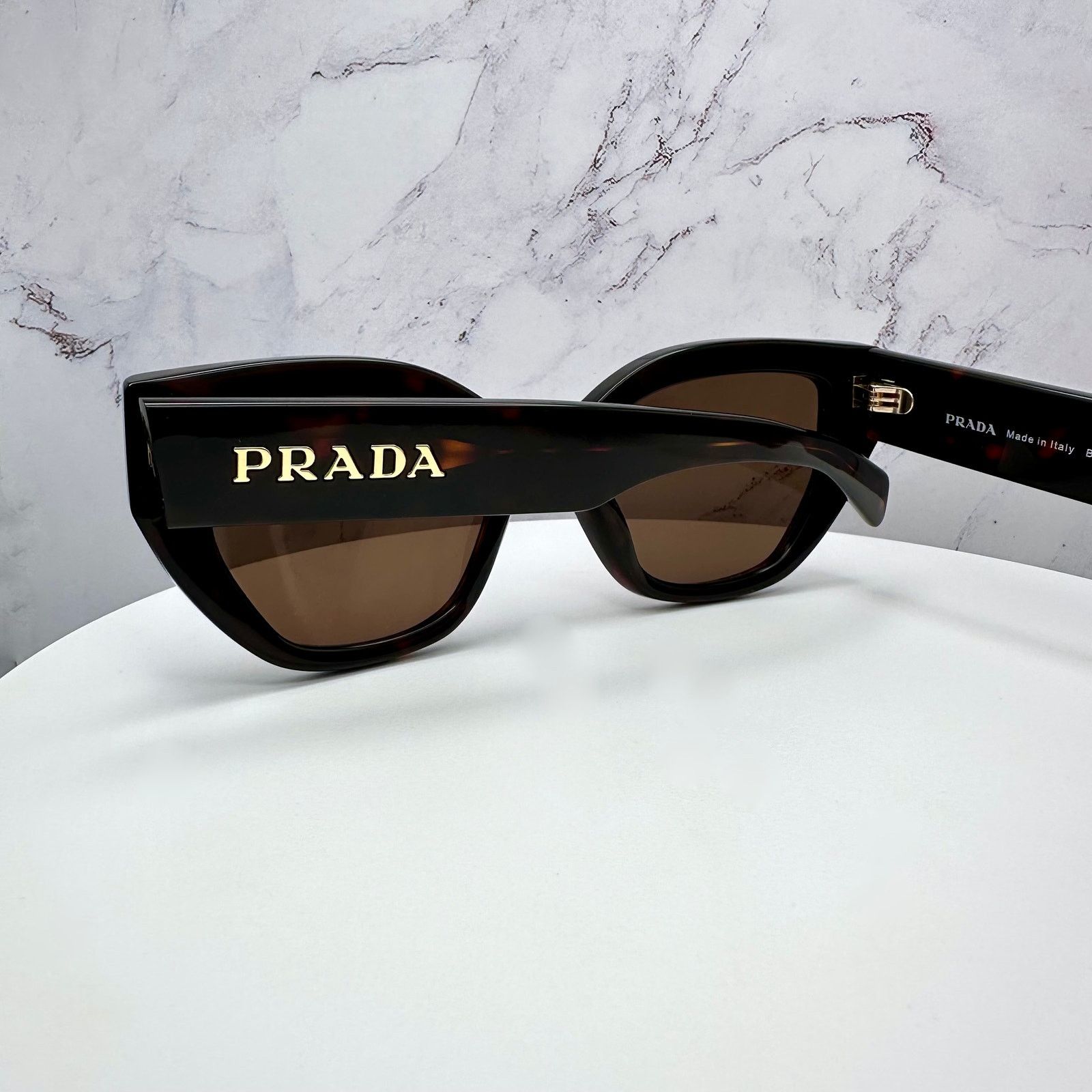 Prada New Prada Sunglasses Cat Eye Brown Tortoise Gold Logo Size ONE SIZE - 13 Thumbnail