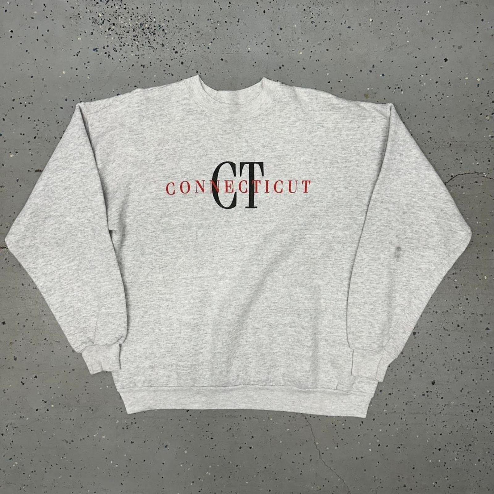 Hanes VTG 90s Connecticut crewneck sweatshirt in grey and red Size US XL / EU 56 / 4 - 1 Thumbnail