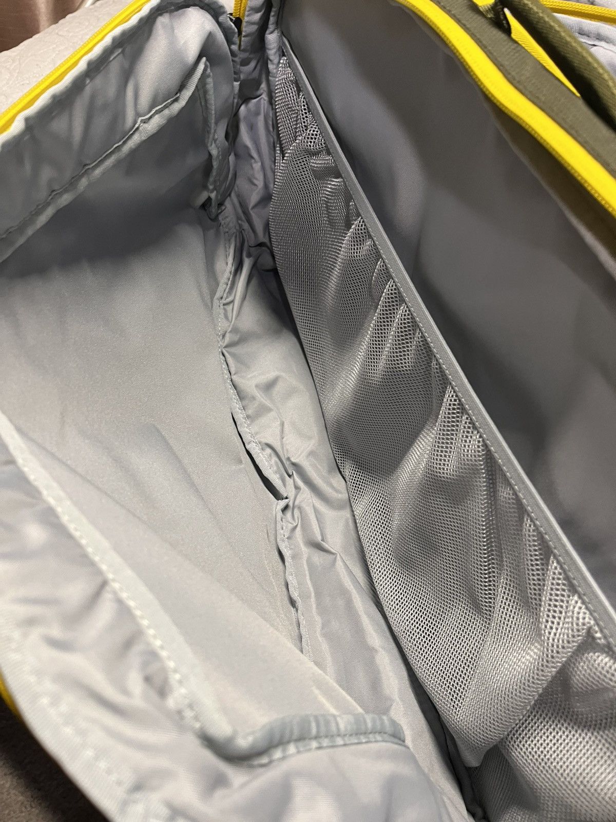 Nike Nike Duffle bag Size ONE SIZE - 4 Thumbnail