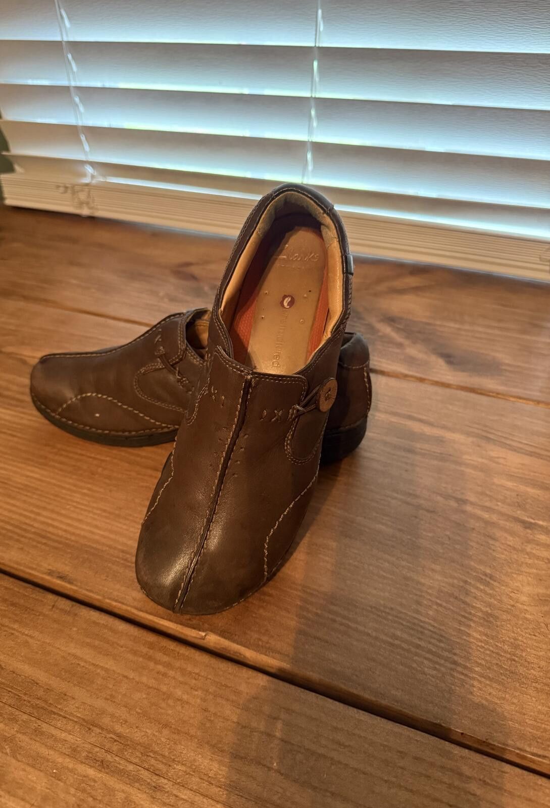 Clarks Brown Leather Casual Slip-On Shoes Size US 7.5 / IT 37.5 - 1 Thumbnail