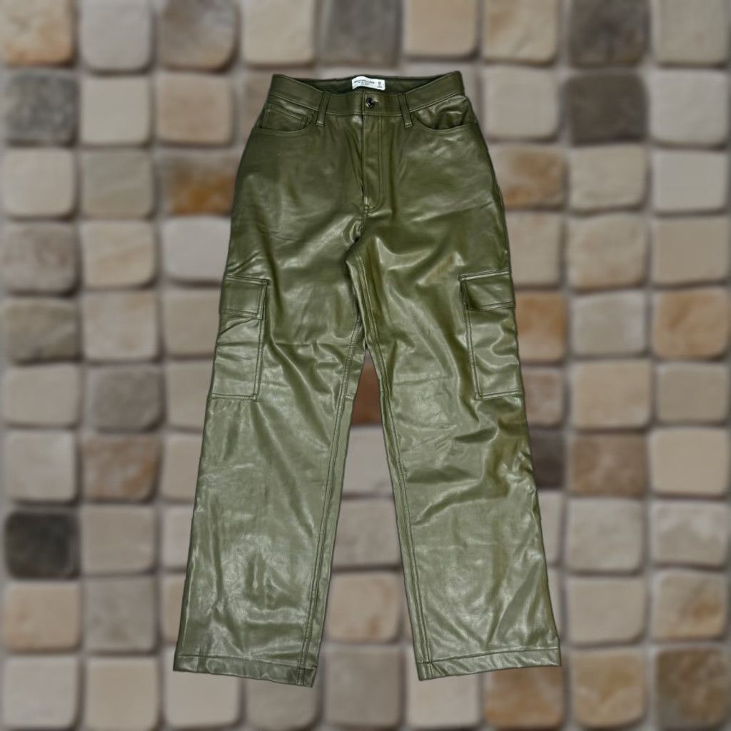 Abercrombie & Fitch Abercrombie & Fitch Curve Love The 90s Relaxed Cargo Pants Womens 28 Green Size 28" / US 6 / IT 42 - 1 Thumbnail