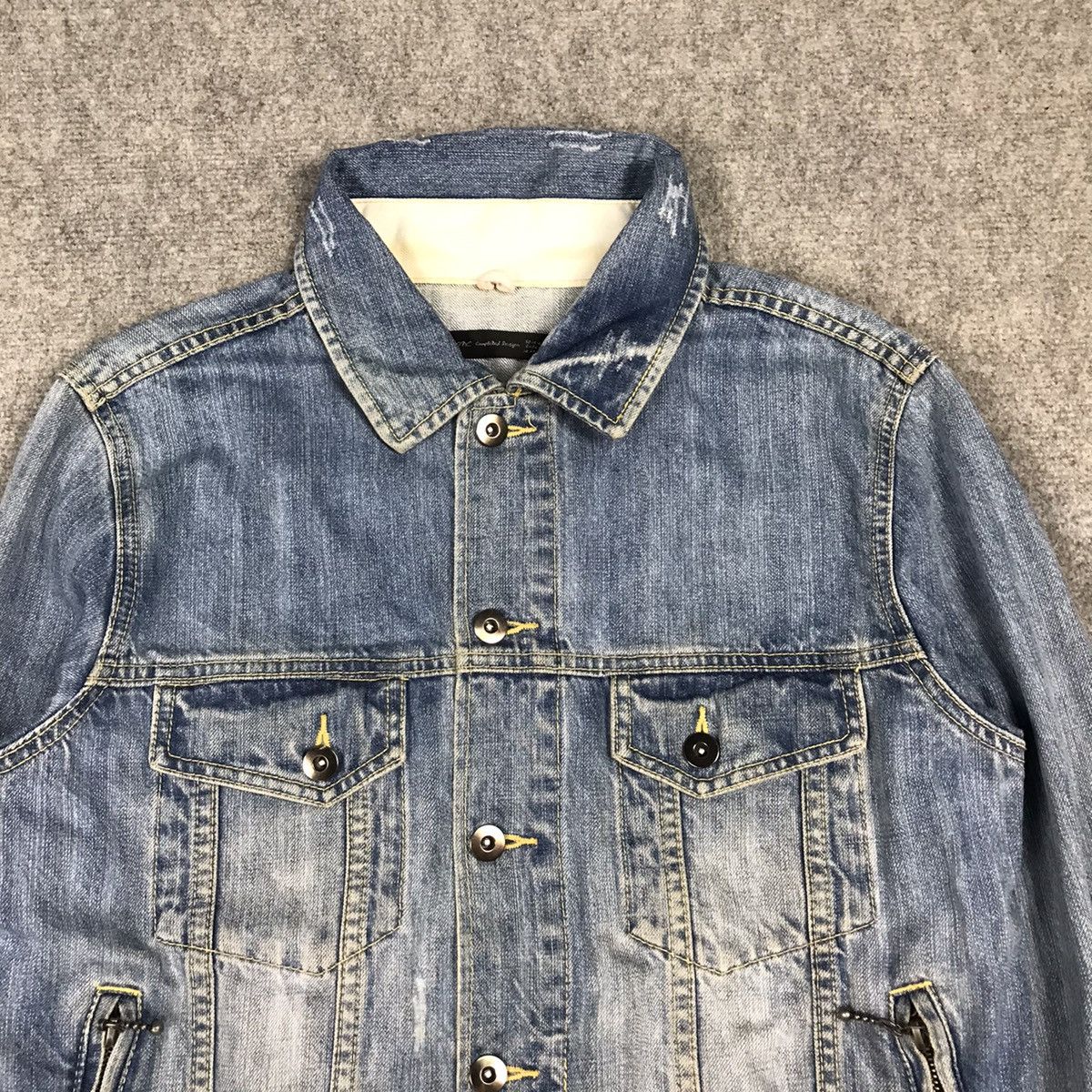 Japanese Brand DENIM DISTRESSED STYLE BUTTON JACKET Size US M / EU 48-50 / 2 - 2 Thumbnail