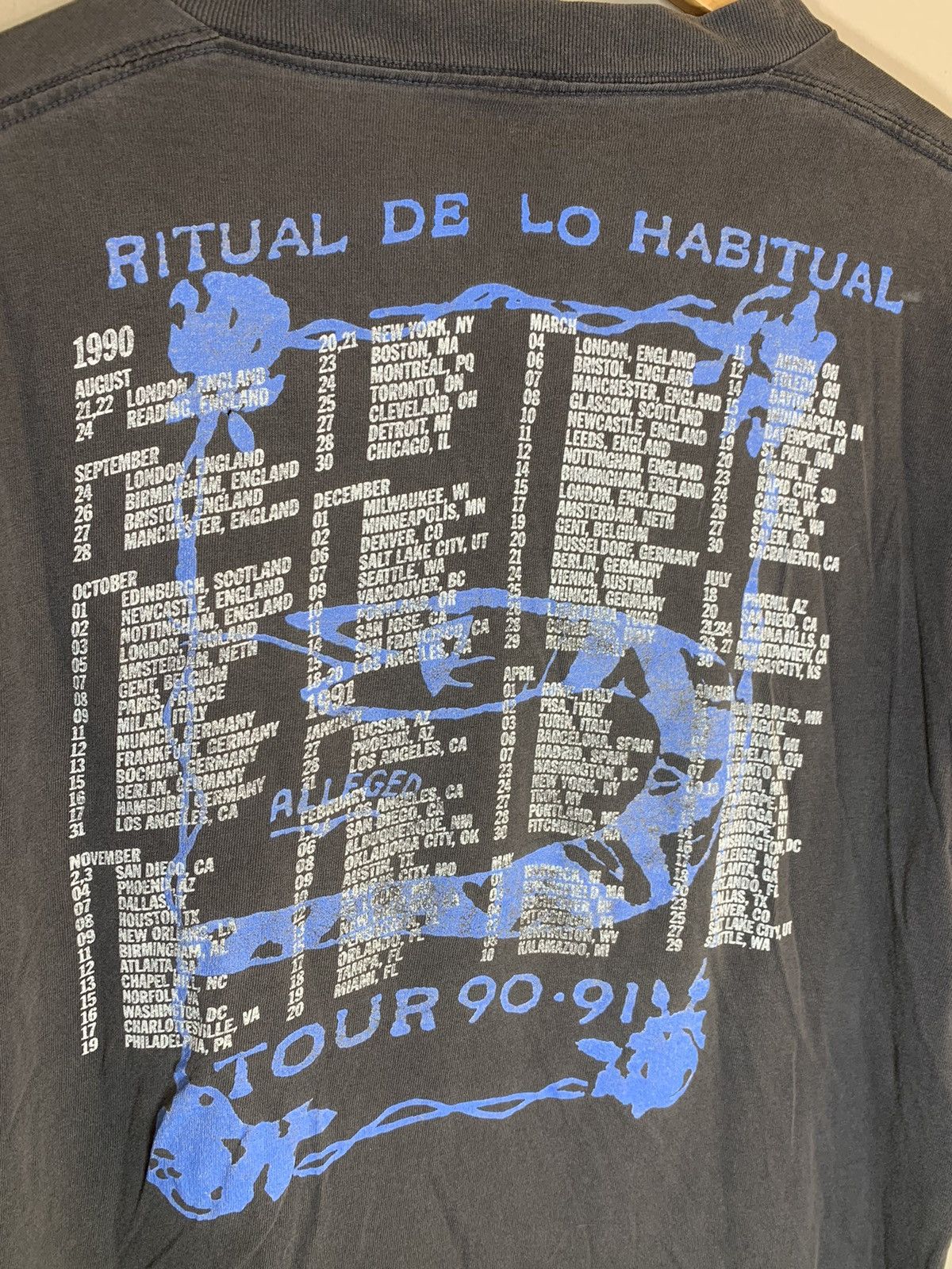 Band Tees RARE Vintage ‘91 Janes Addiction Ritual De Lo Habitual Shirt Size US XL / EU 56 / 4 - 4 Thumbnail