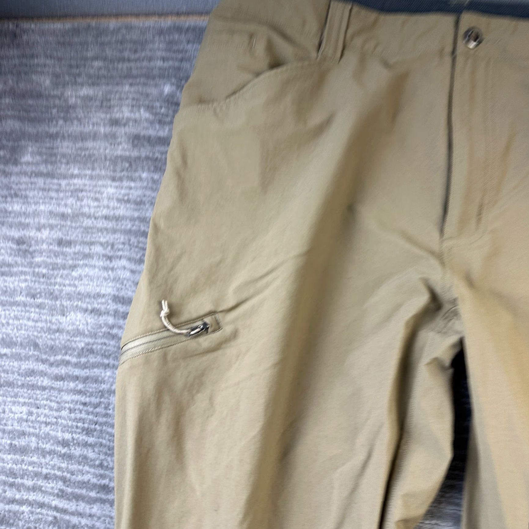 Patagonia Patagonia Quandary Pants Mens 40x31 Beige Tan Cargo Casual Travel 40 in Nylon Zipper Pockets Logo Regular Straight All Seasons Nec Size US 40 / EU 56 - 4 Thumbnail