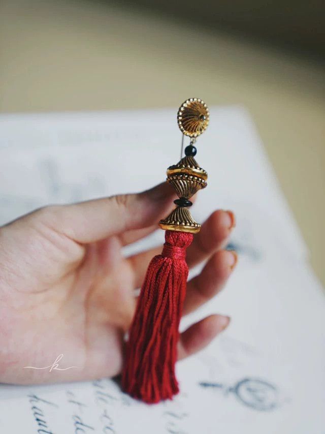 Yves Saint Laurent YSL Vintage Haute Couture Tassel Brooch Size ONE SIZE - 2 Thumbnail