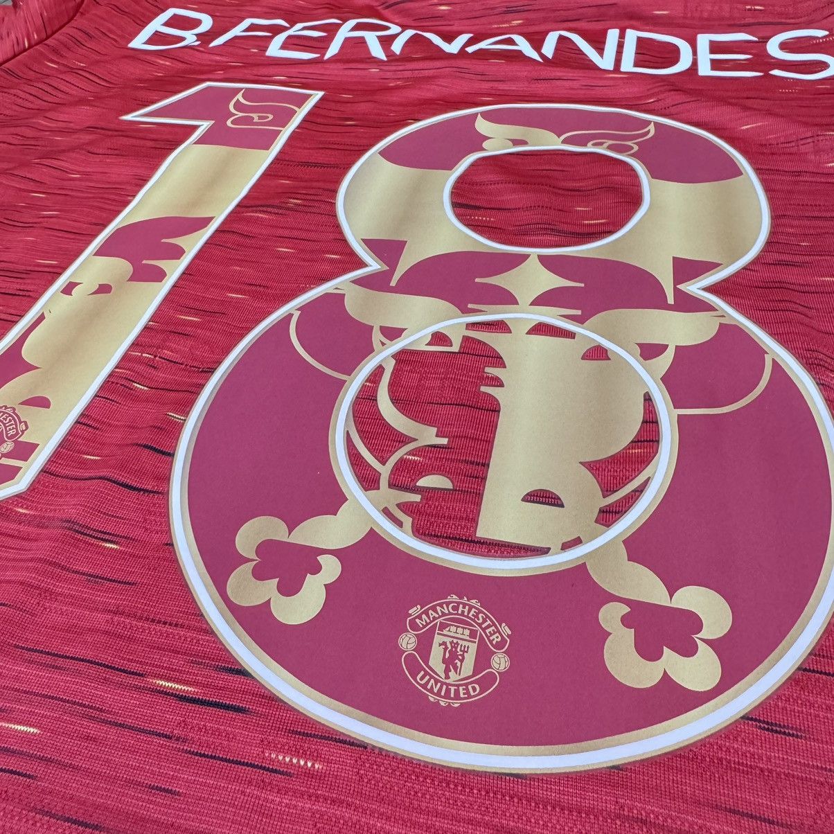 Adidas × Designer Manchester United 20/21 special home shirt #18 Fernandes Size US XL / EU 56 / 4 - 5 Thumbnail
