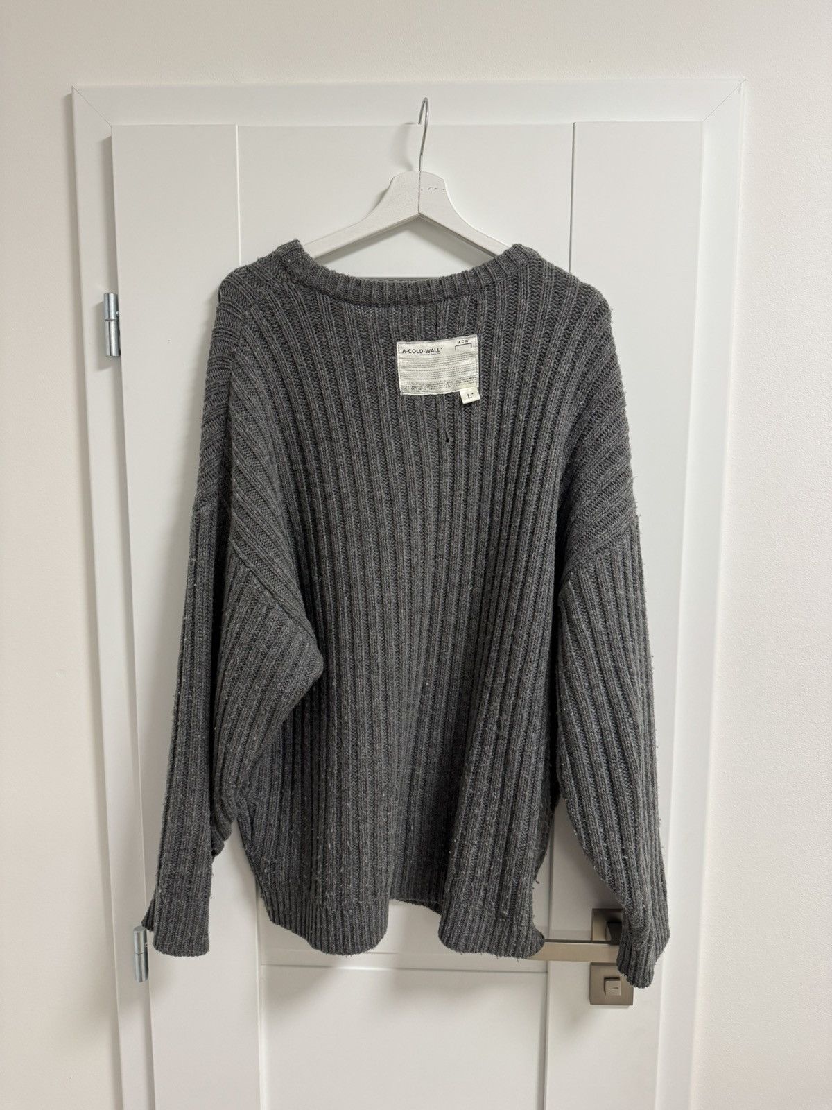A-COLD-WALL* A-cold-wall* Logo Patch Distressed Sweater In Grey Size US L / EU 52-54 / 3 - 4 Thumbnail