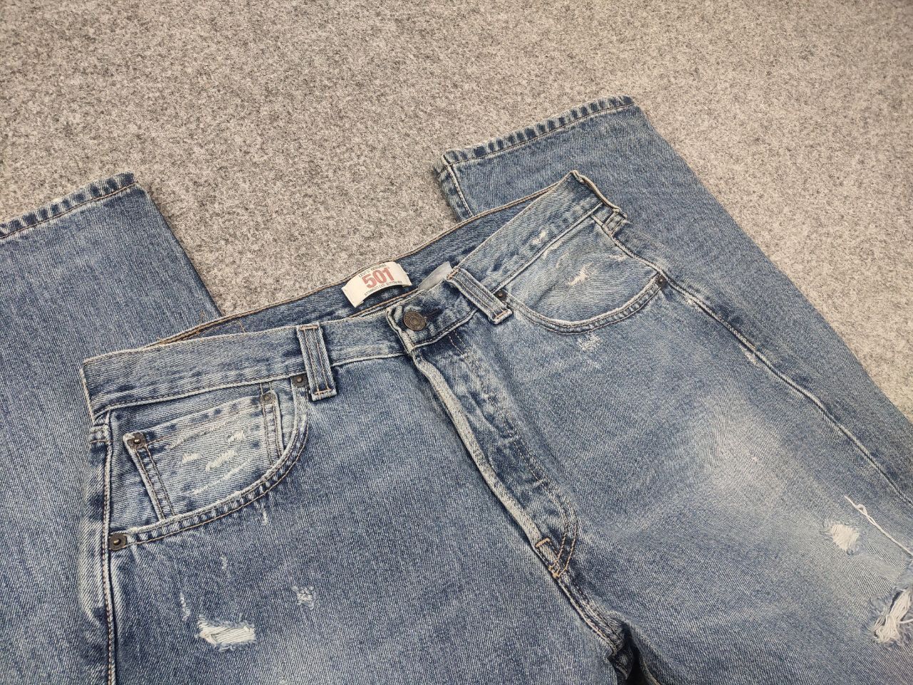 Levi's Vintage Levis 501 Straight Leg Distressed Faded Denim Jeans Size US 33 - 11 Thumbnail