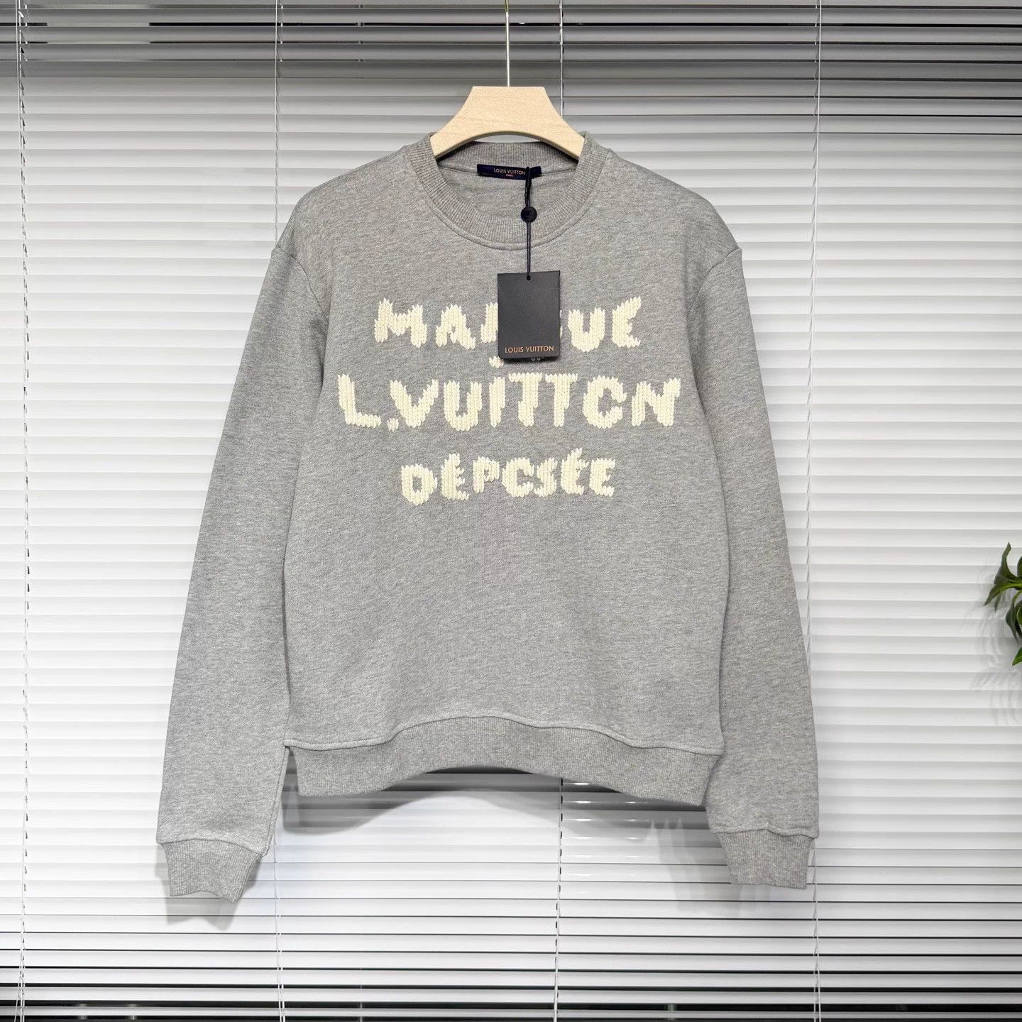 Louis Vuitton LV Monogram Knit Crewneck Sweatshirt Grey S Size US S / EU 44-46 / 1 - 1 Thumbnail