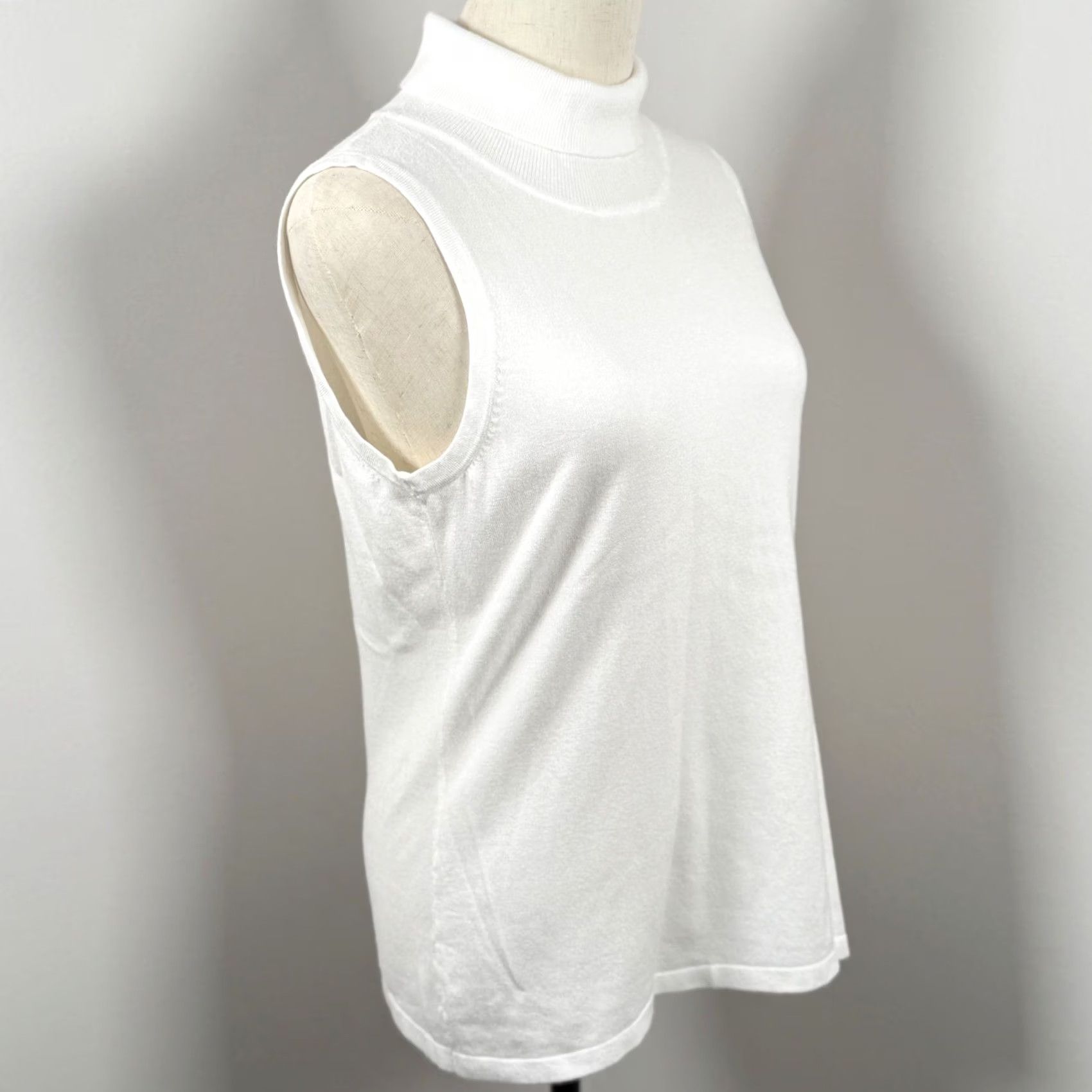 Vintage Picadilly Canada Top Womens S White Sleeveless Turtleneck Knit Shell Minimalist Size S / US 4 / IT 40 - 4 Thumbnail