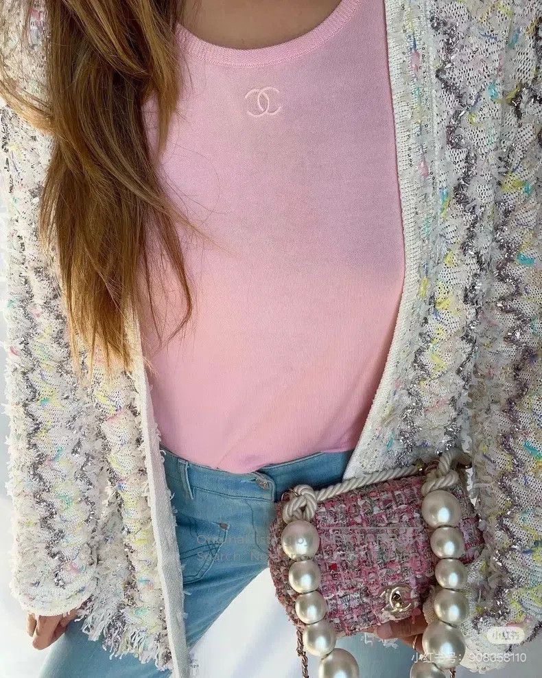 Chanel Chanel 22p preview medium and long beige wavy colour tasse Size S / US 4 / IT 40 - 8 Thumbnail