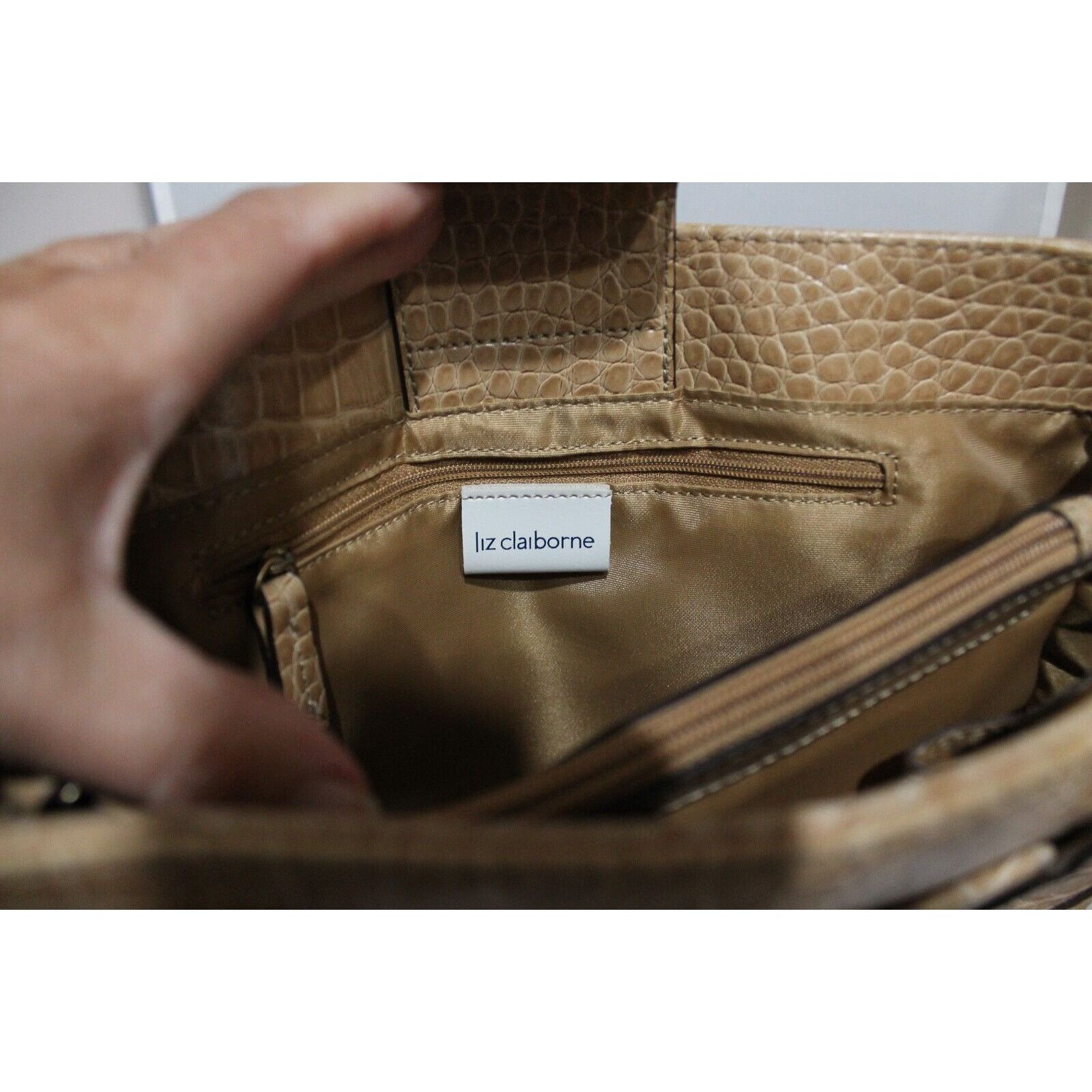 Liz Claiborne Liz Claiborne Faux Snake Skin Handbag Purse Tan Silver Size ONE SIZE - 9 Thumbnail