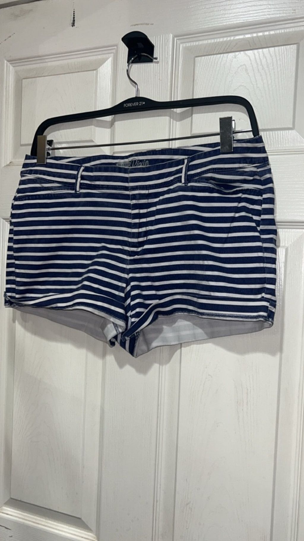 Old Navy Women's Old Navy Blue White Striped Pixie Shorts Size 12 Size 34" / US 12 / IT 48 - 1 Thumbnail