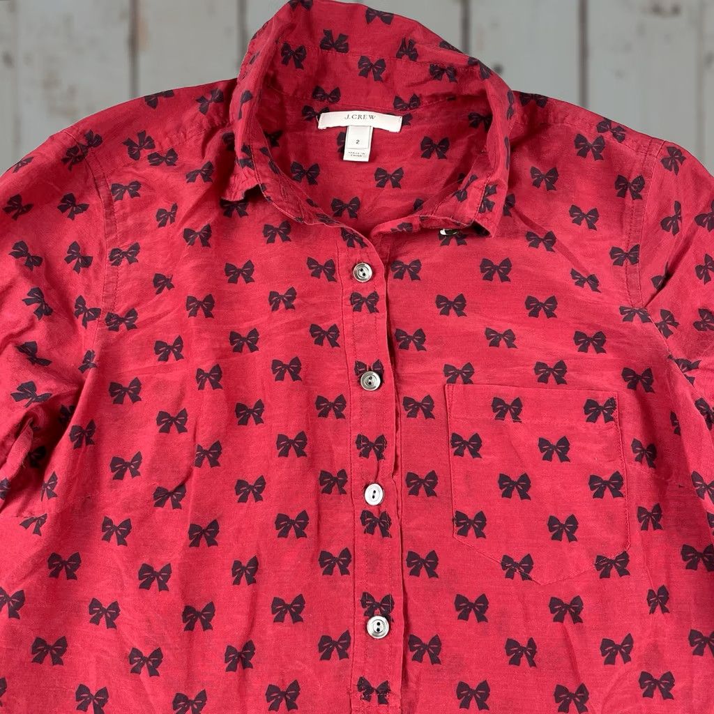 J.Crew VINTAGE J. Crew Women’s Small Red Long Sleeve Button Shirt Lightweight Bow Tie Pattern Size S / US 4 / IT 40 - 1 Thumbnail