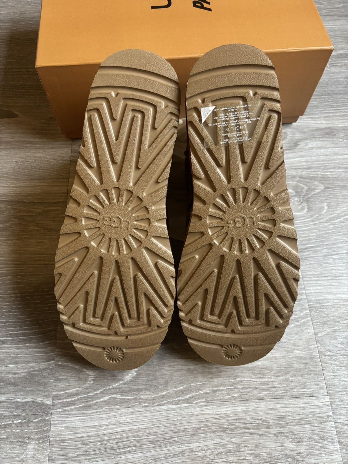 Palace × Ugg Palace Ugg Mid Boots Size US 9 / EU 42 - 7 Thumbnail