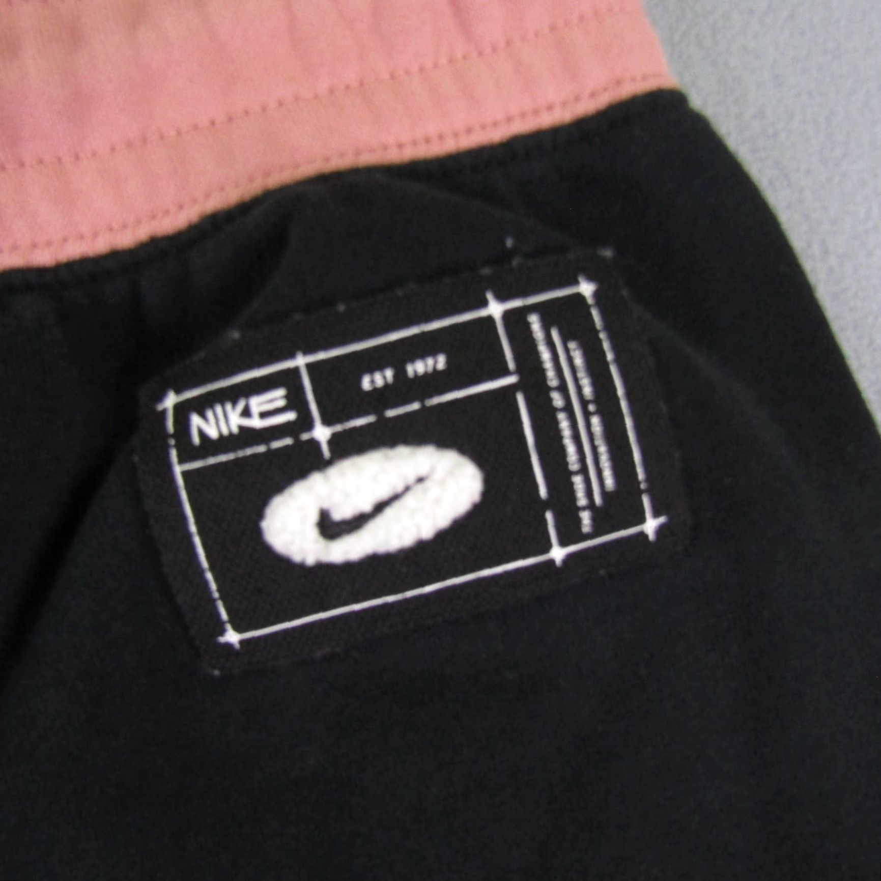 Nike Nike Shorts Womens Small Black Pink Camo French Terry Sweats Joggers Athletic Size 28" / US 6 / IT 42 - 7 Thumbnail